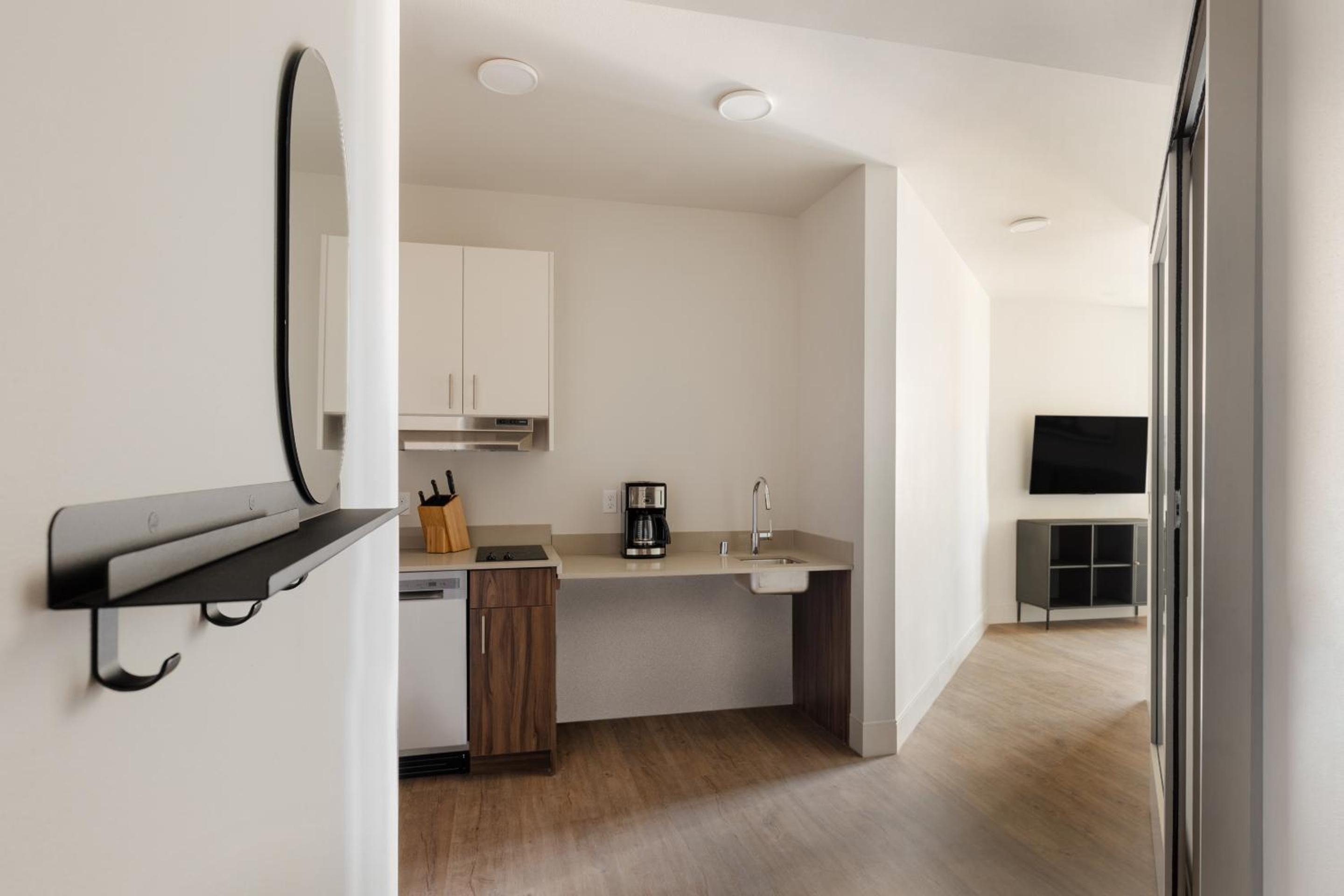 Seattle Vacations - Sonder at Pivot - Property Image 4