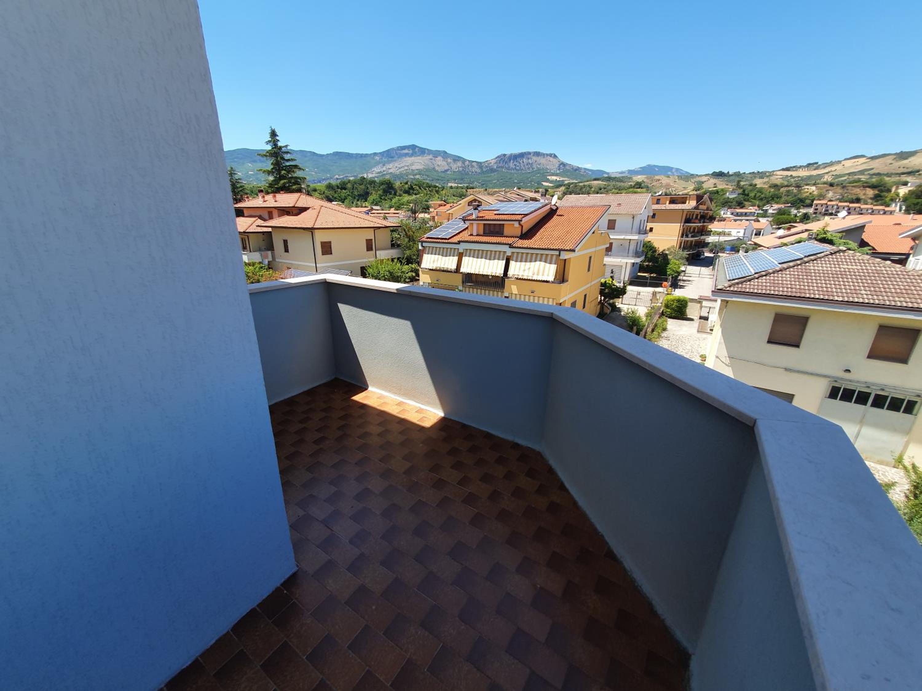 Appartamento Vacanza en Torre deʼ Passeri — balance & terrace