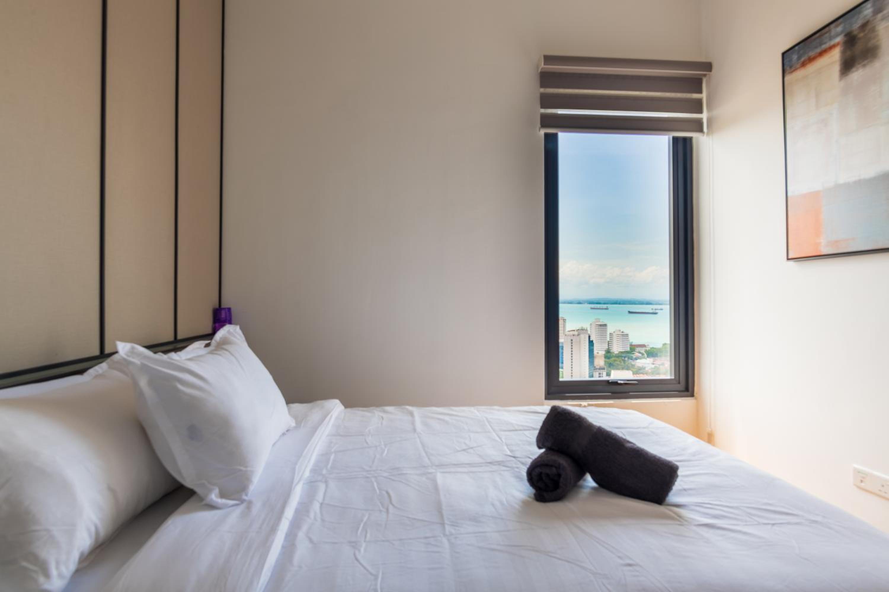 Executive Seaview 2Bedrooms Macalister Georgetown 4-6pax photo 2