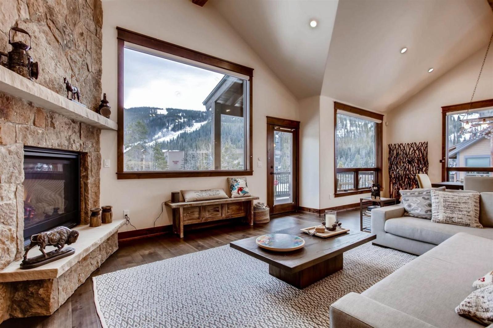 Spacious 3 Bedroom Townhome In River Run Village Within Walking Distance To Gondola And Restaurants view 3