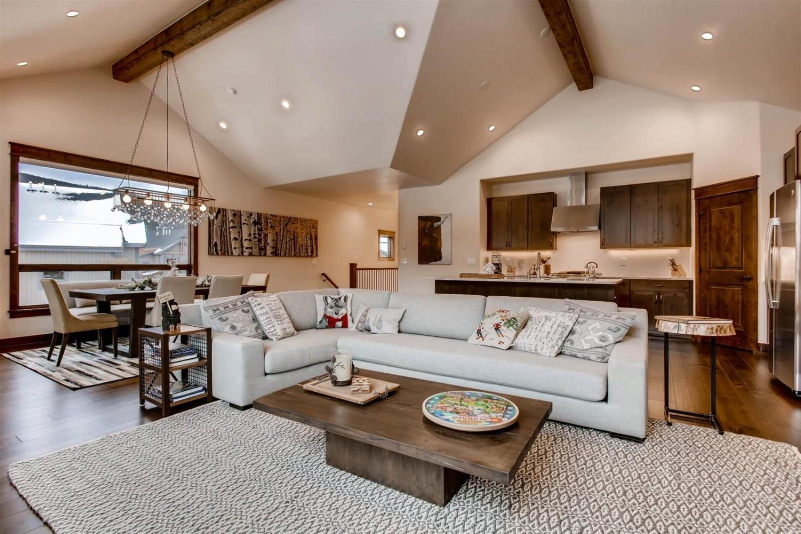 Spacious 3 Bedroom Townhome In River Run Village Within Walking Distance To Gondola And Restaurants view 4
