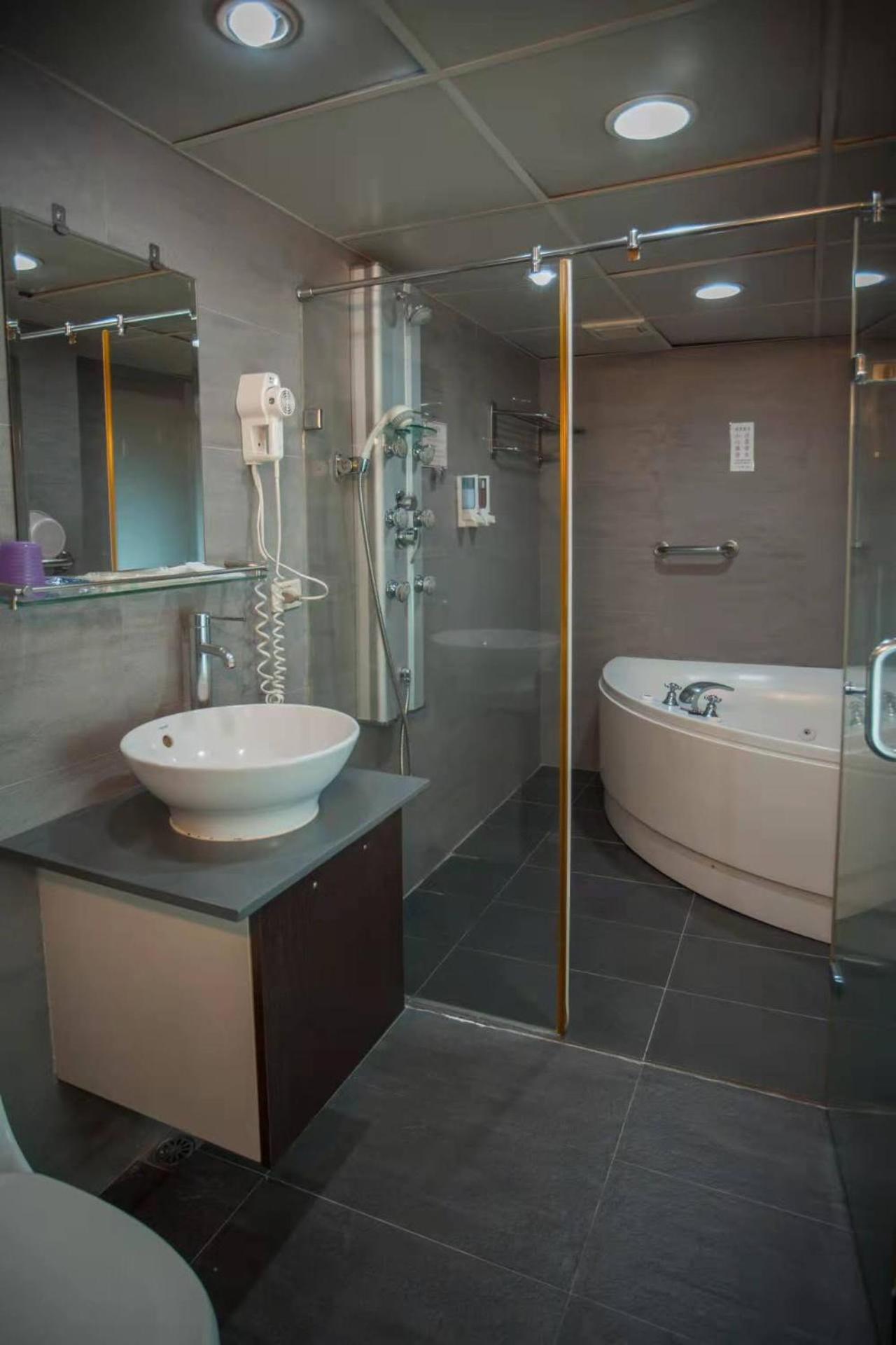 Showart Hotel