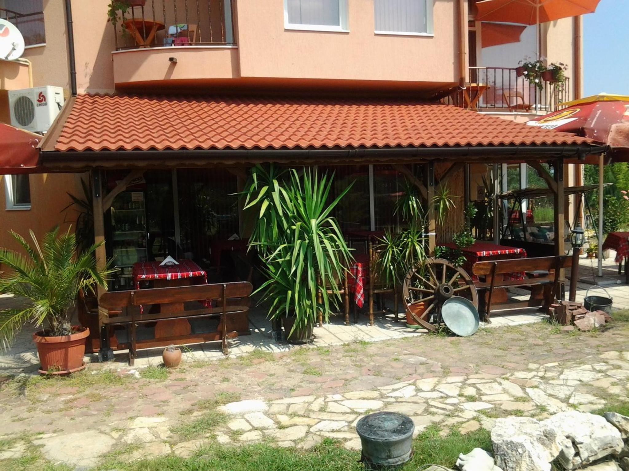 Sveti Georgi Family Hotel