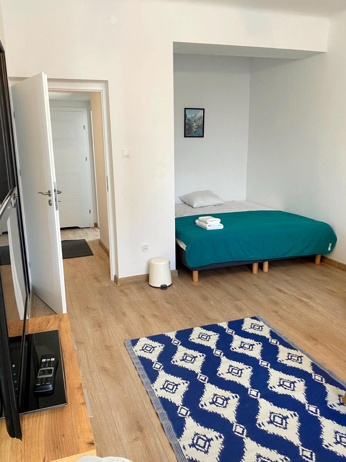 Cool Life Apartment