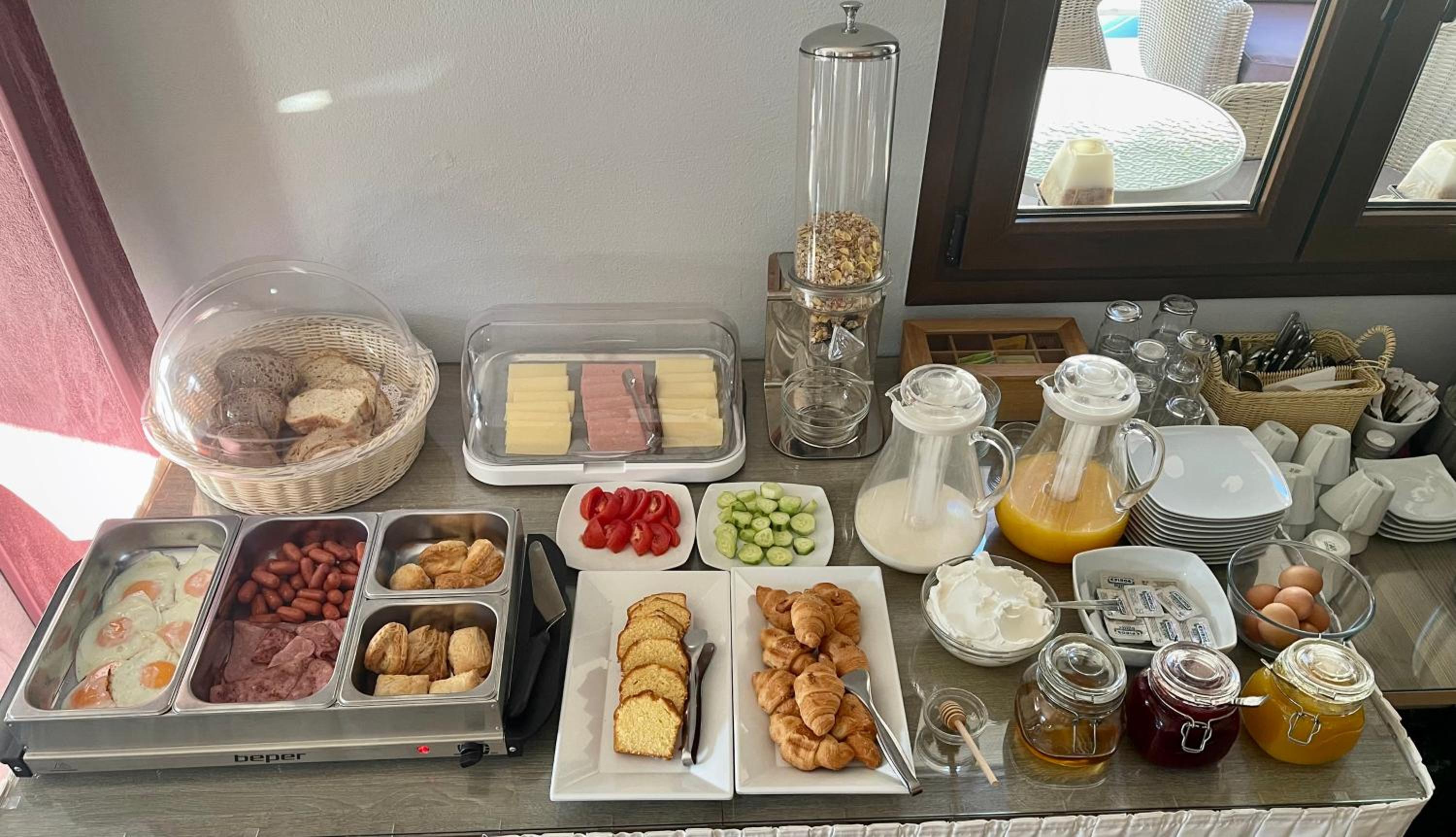 breakfast buffet