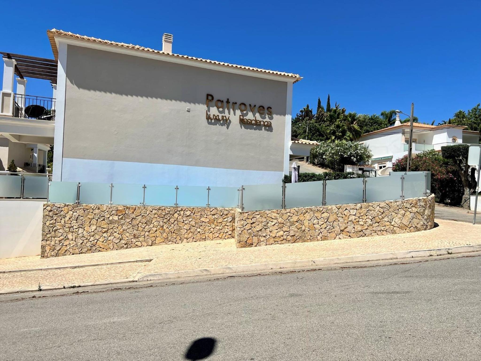 Albufeira Deluxe Residence With Pool by Homing view 3