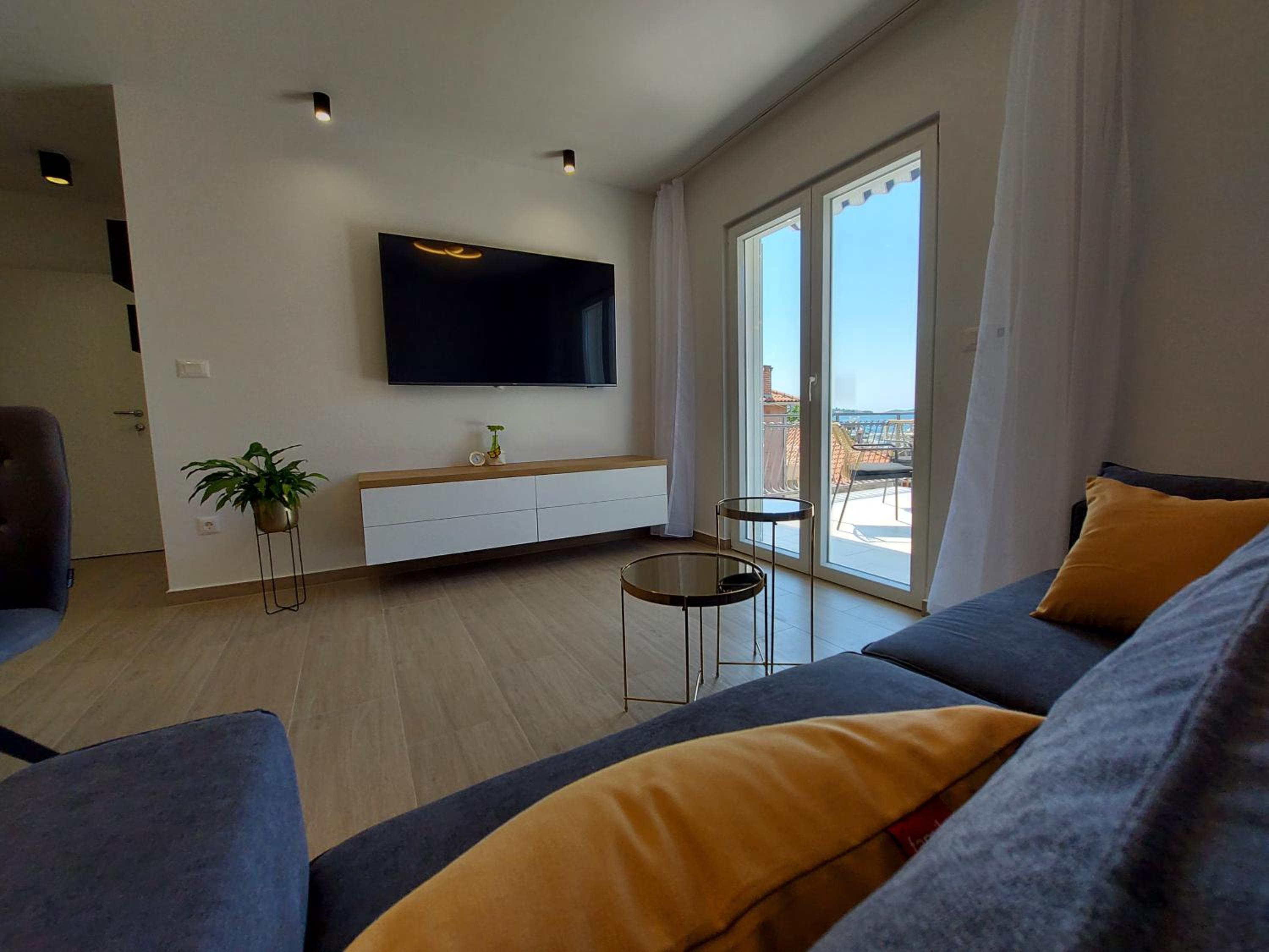 Luxury Apartments Marina View