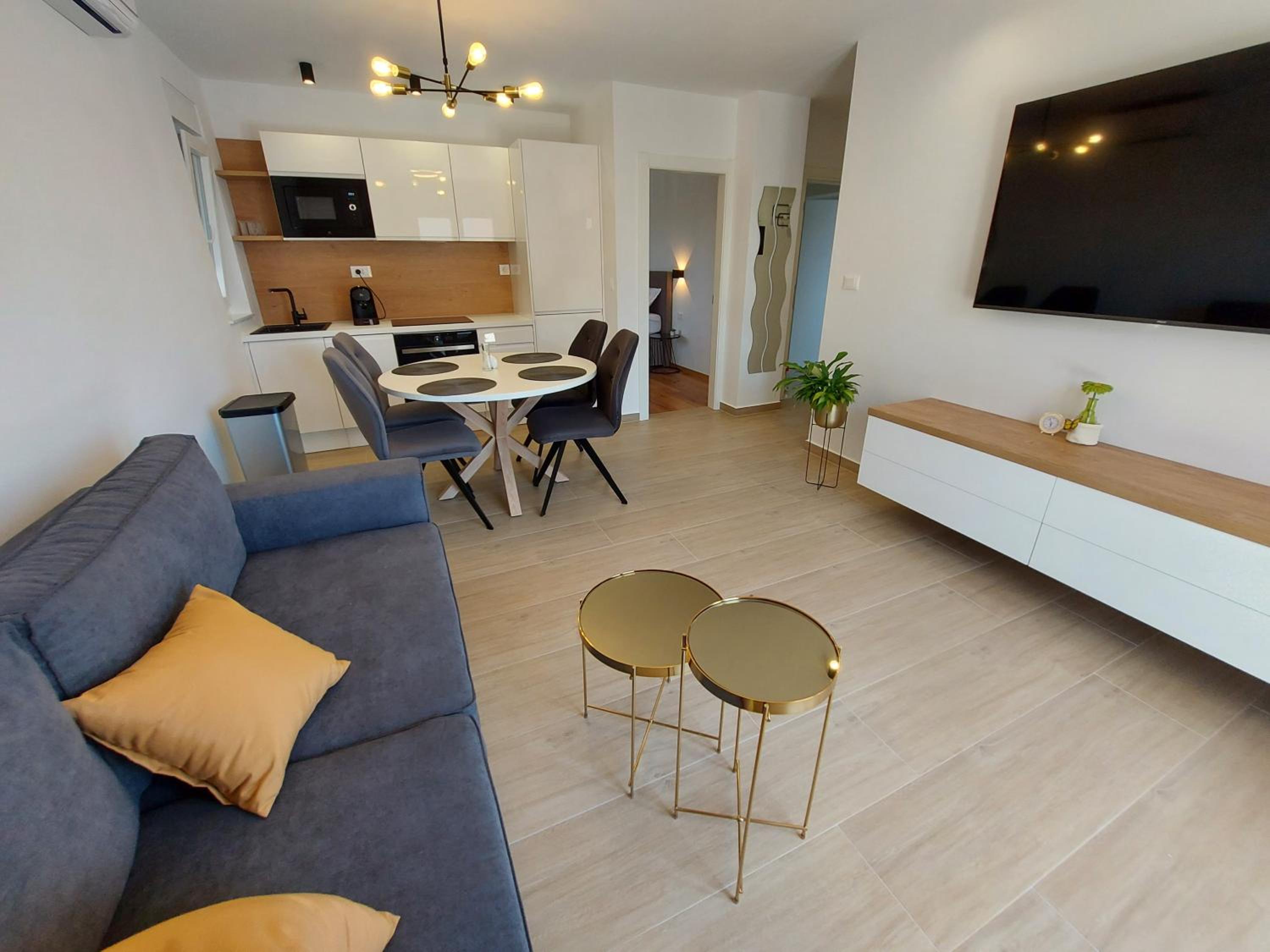 Luxury Apartments Marina View