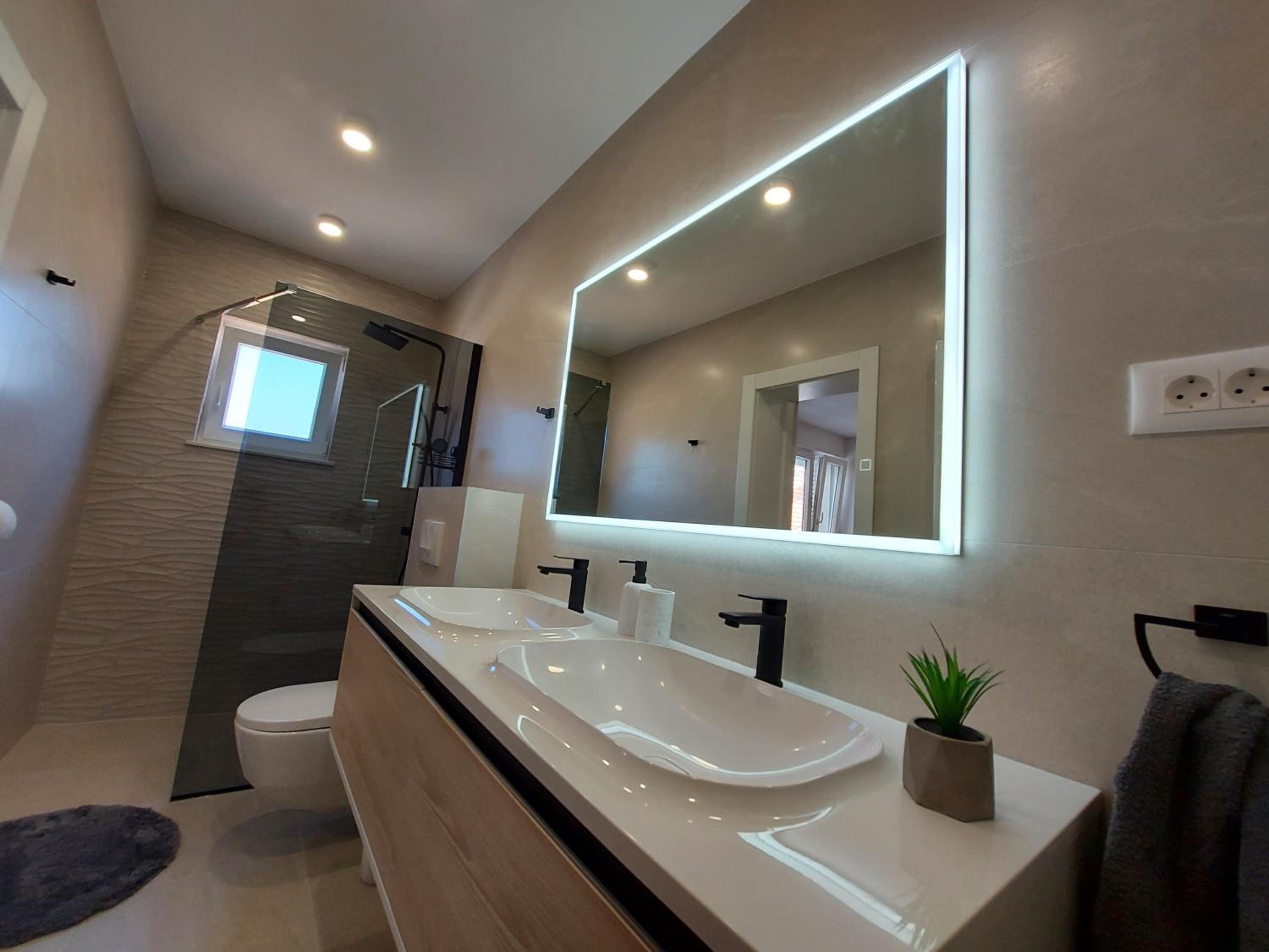 Luxury Apartments Marina View