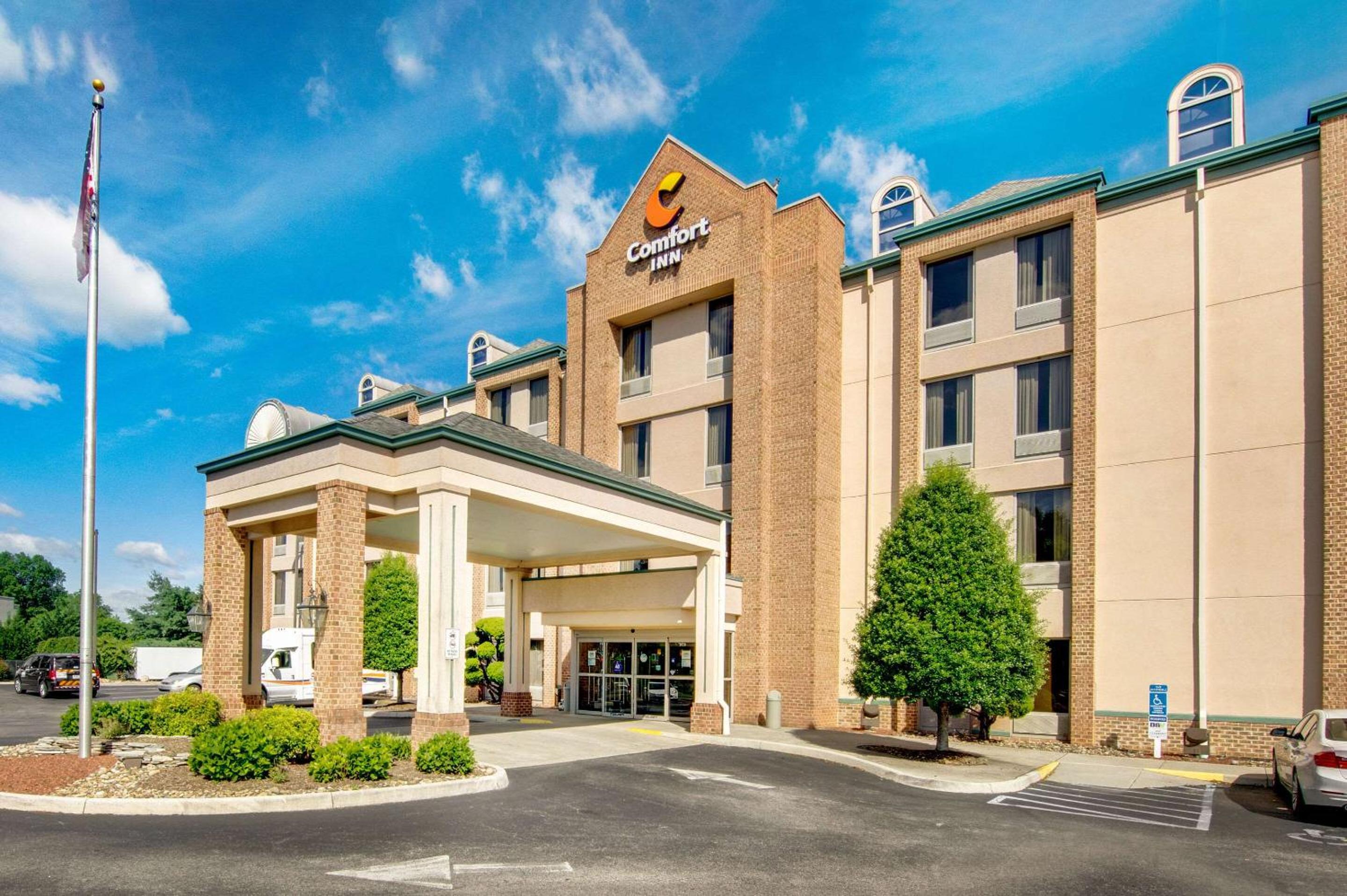 Hotel Comfort Inn Airport - Image 1