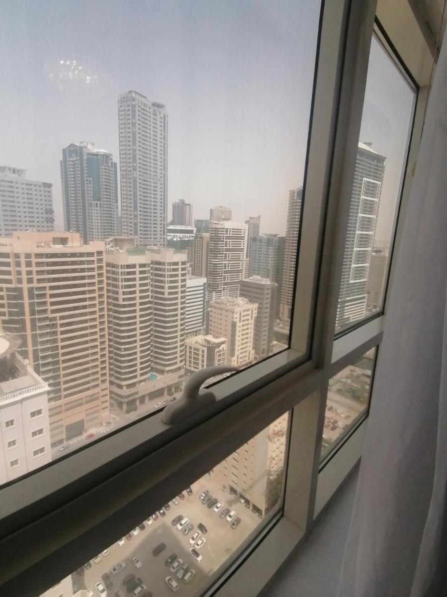 Al Qasba Lima Suites