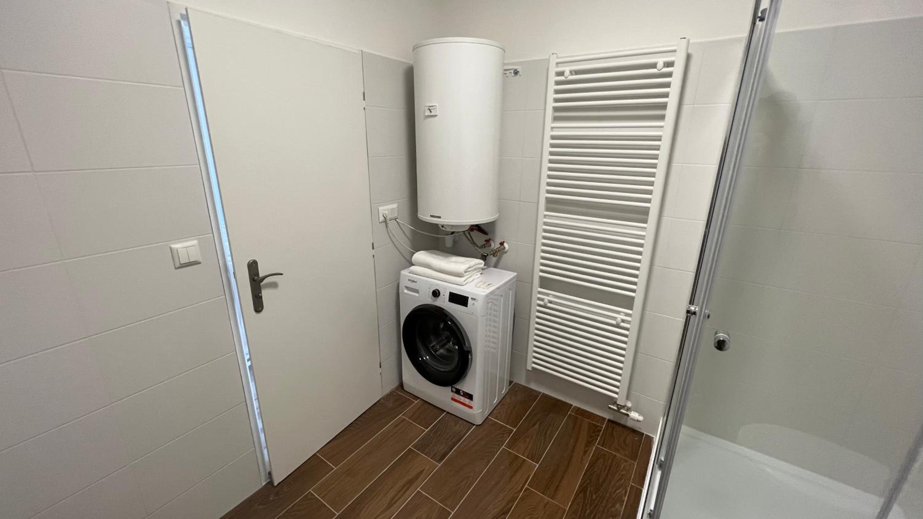 2 room Apartment with balcony view 4