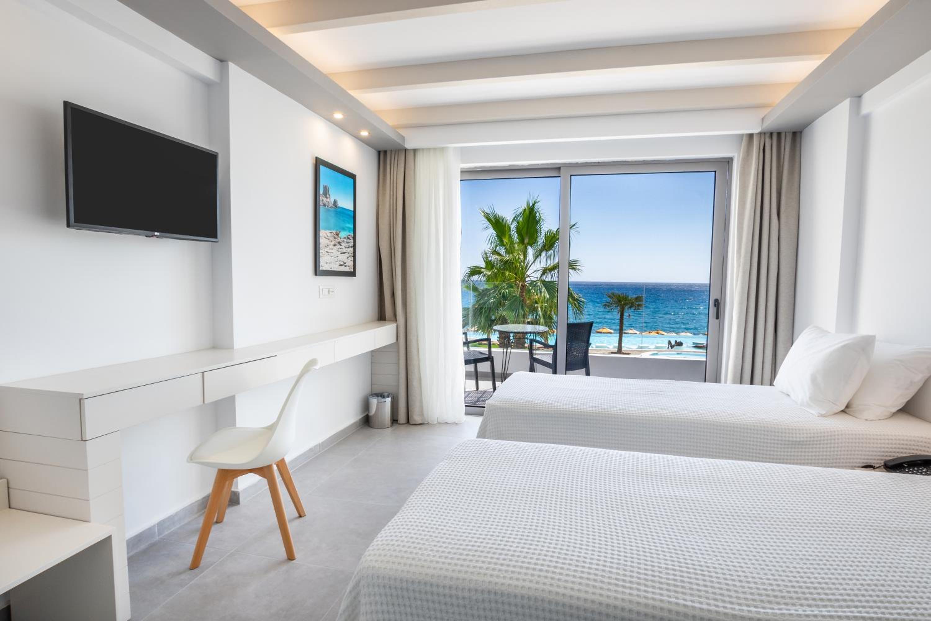 Konstantinos Palace photo 3