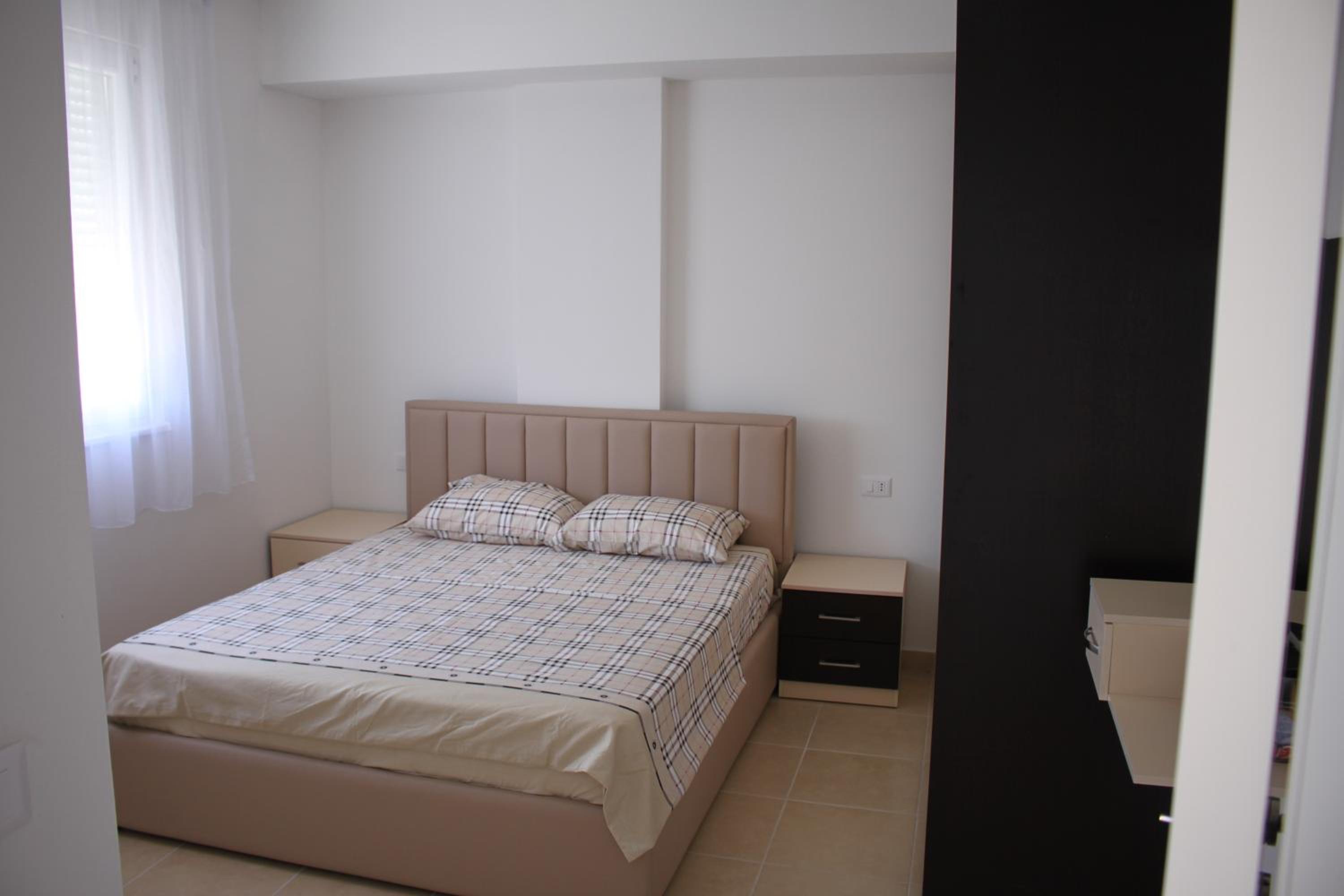 Everest Apartments Shengjin