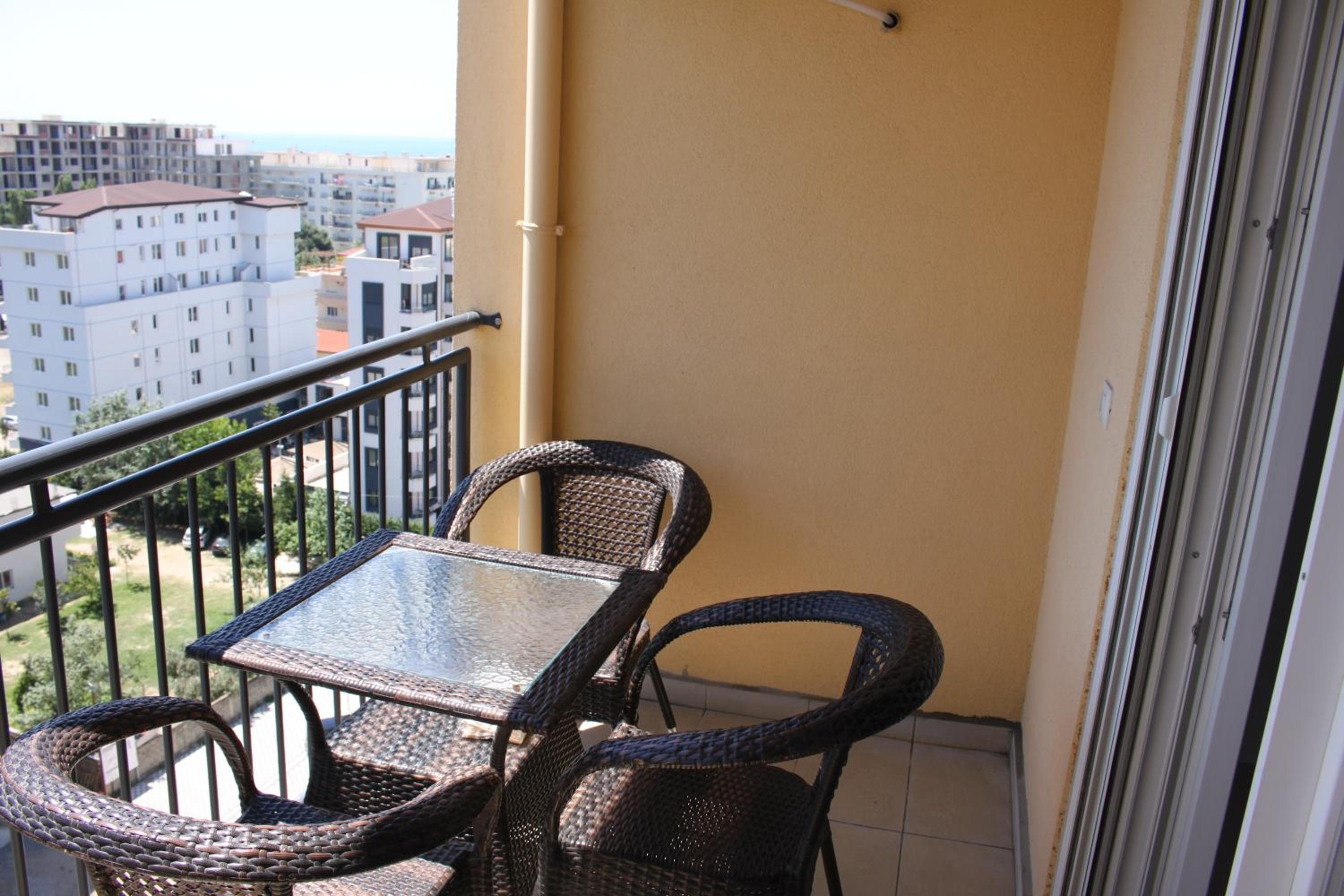 Everest Apartments Shengjin