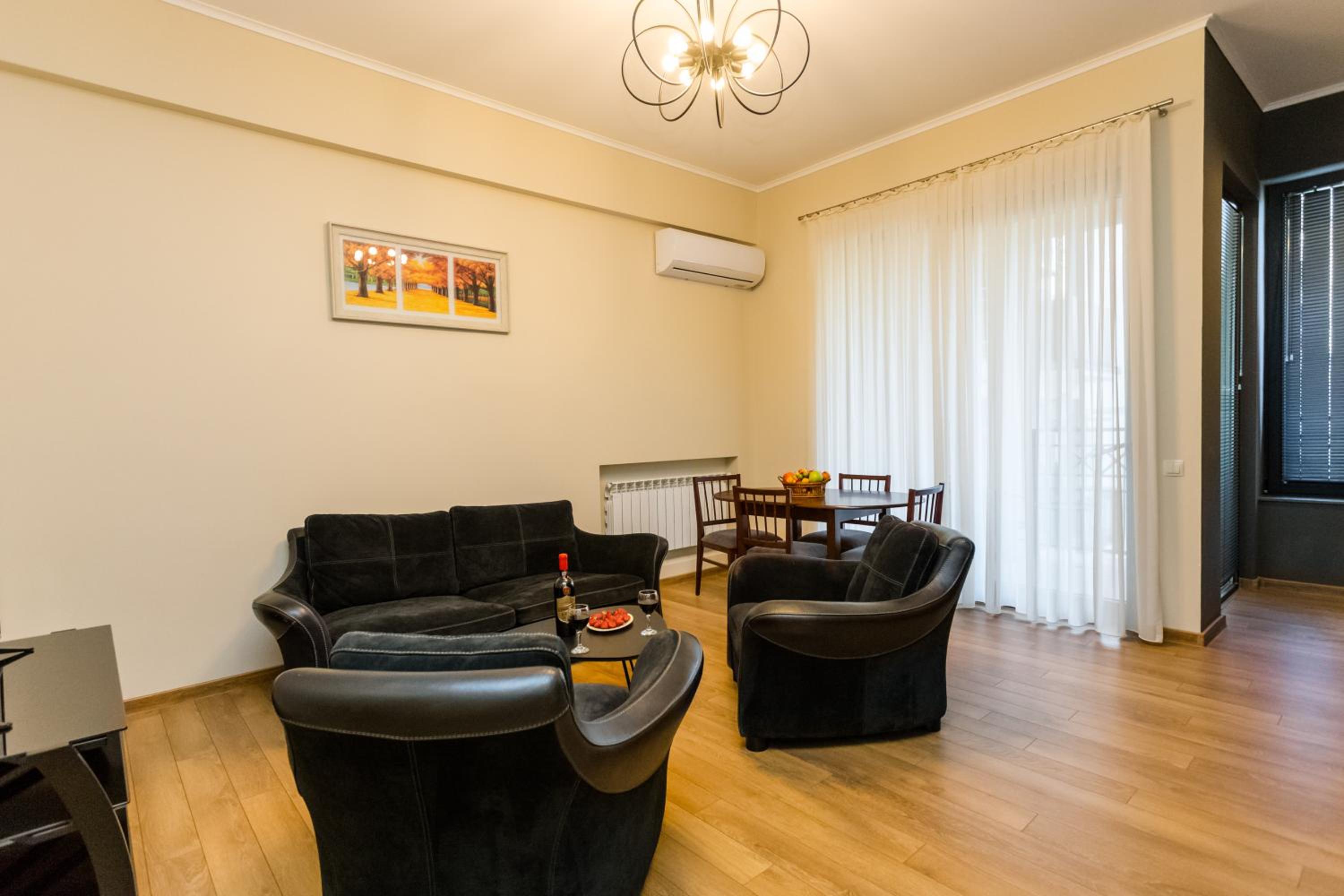 New!-Downtown Apartment ll view 2
