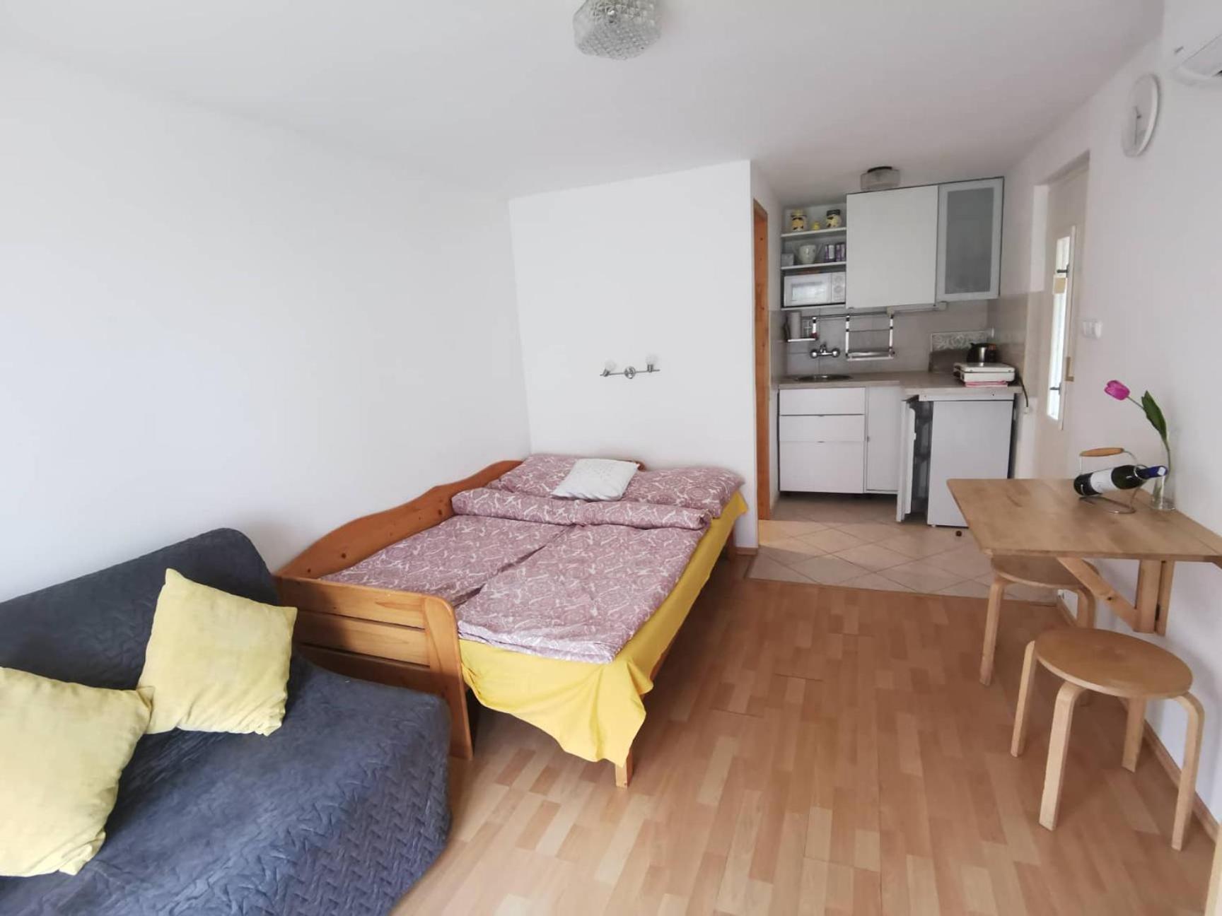 Kaméleon Apartmanház EV töltéssel view 2