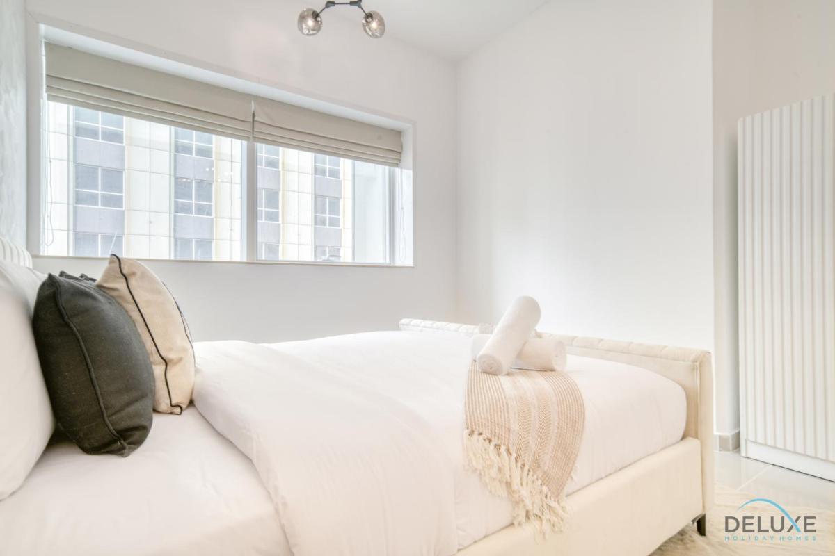 Upscale 1BR at Marina Pinnacle Dubai Marina by Deluxe Holiday Homes