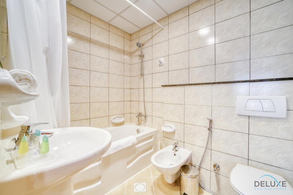 Upscale 1BR at Marina Pinnacle Dubai Marina by Deluxe Holiday Homes