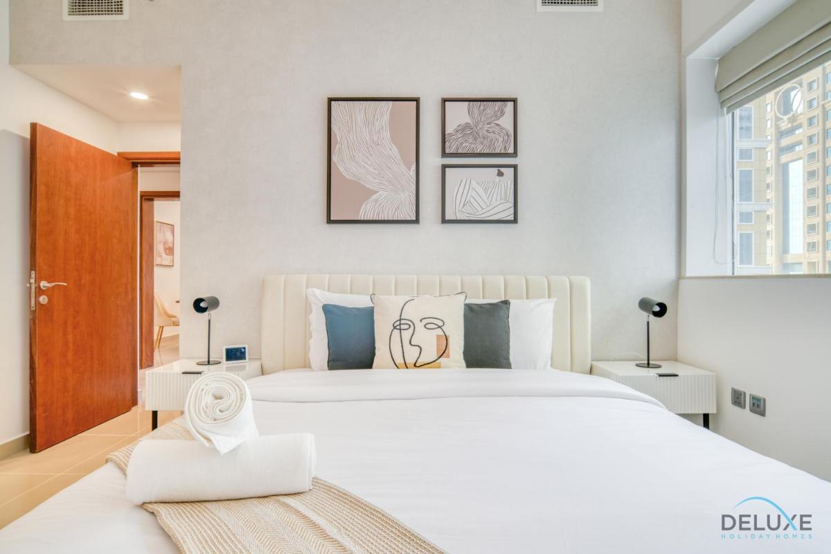 Upscale 1BR at Marina Pinnacle Dubai Marina by Deluxe Holiday Homes