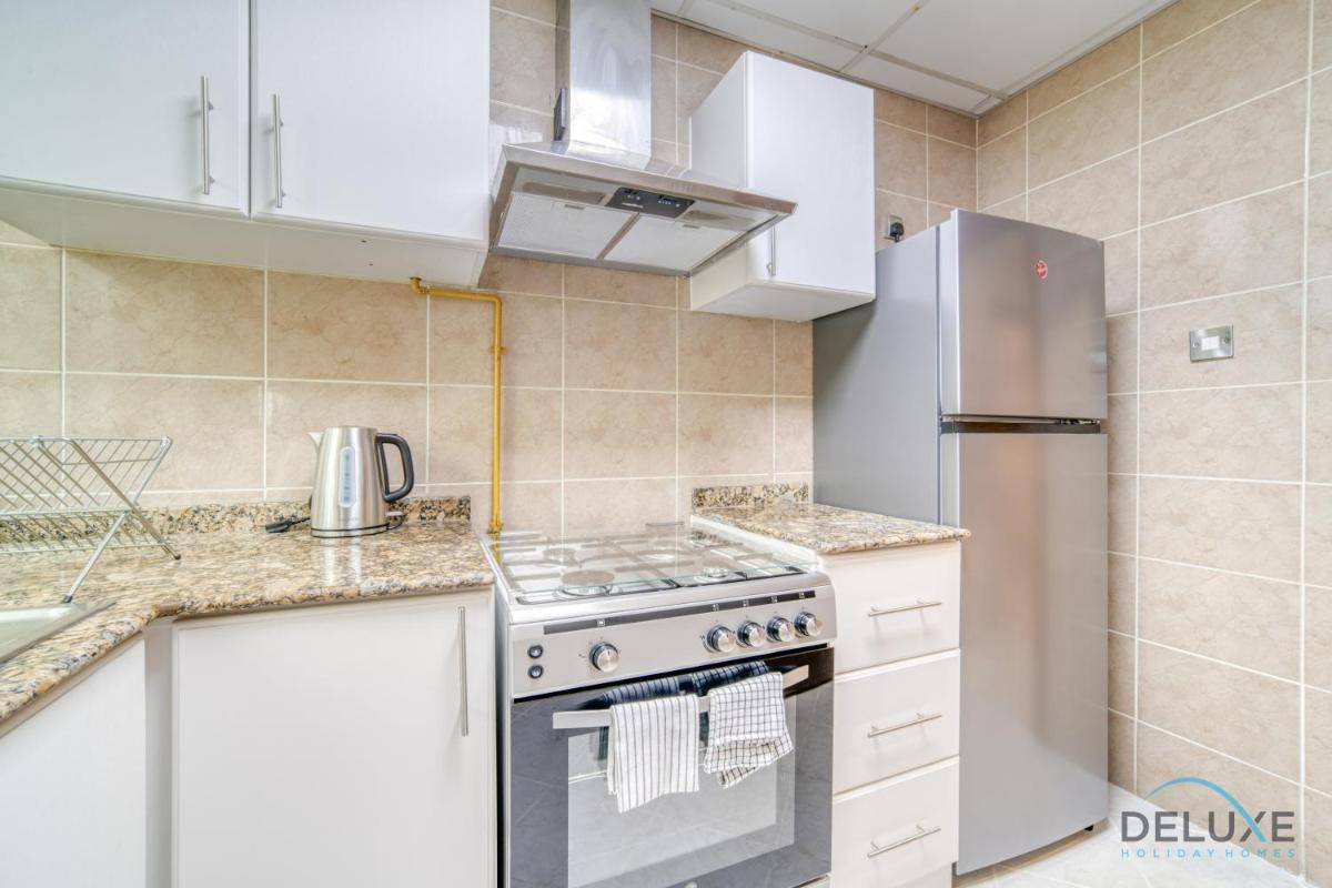 Upscale 1BR at Marina Pinnacle Dubai Marina by Deluxe Holiday Homes