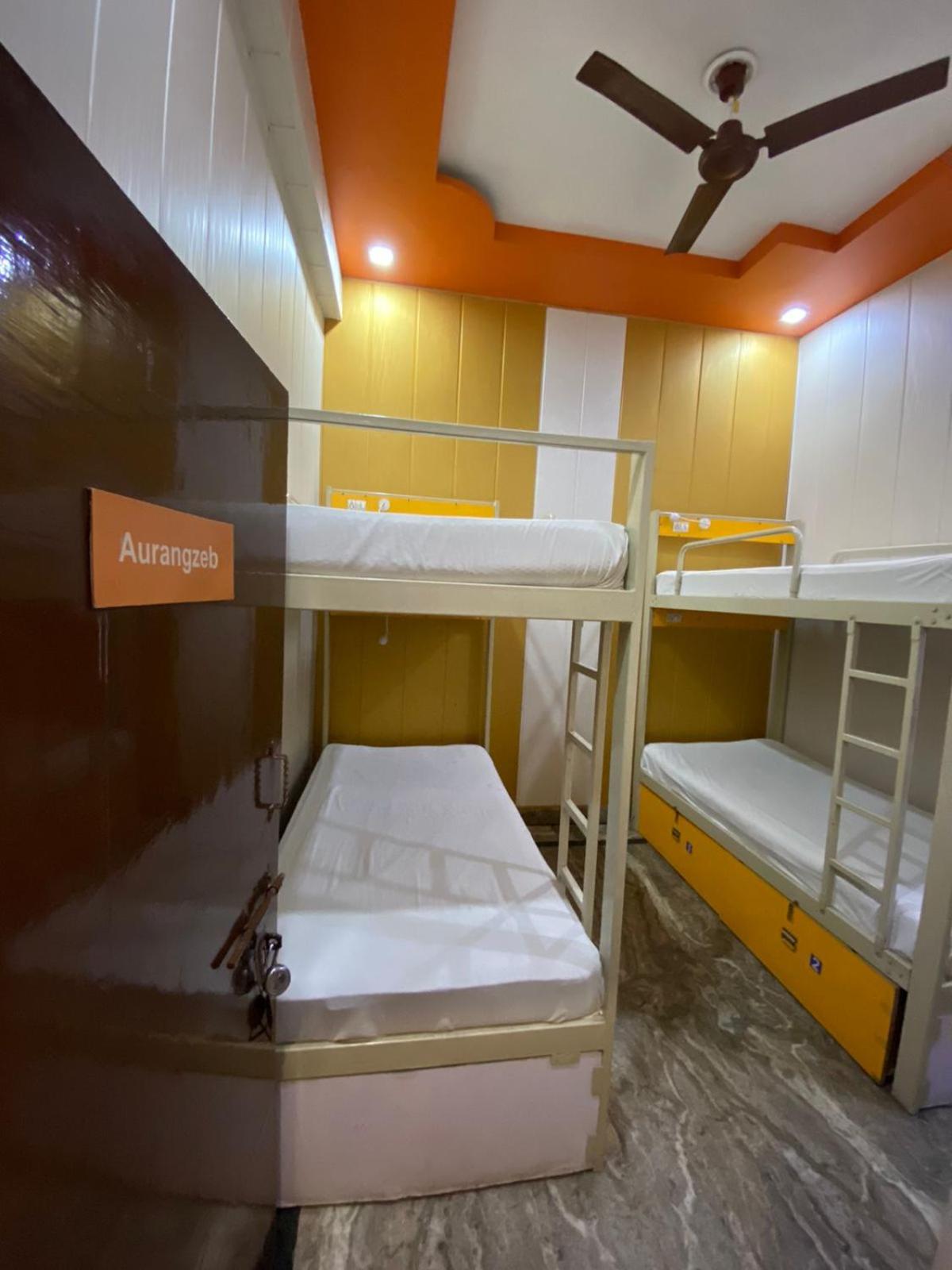 Friends Guest House & Hostel- near TAJ MAHAL