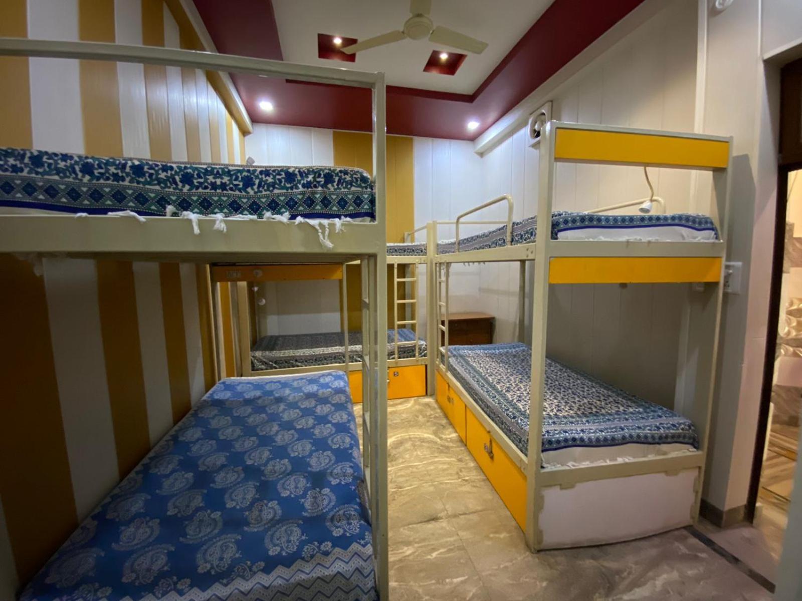 Friends Guest House & Hostel- near TAJ MAHAL