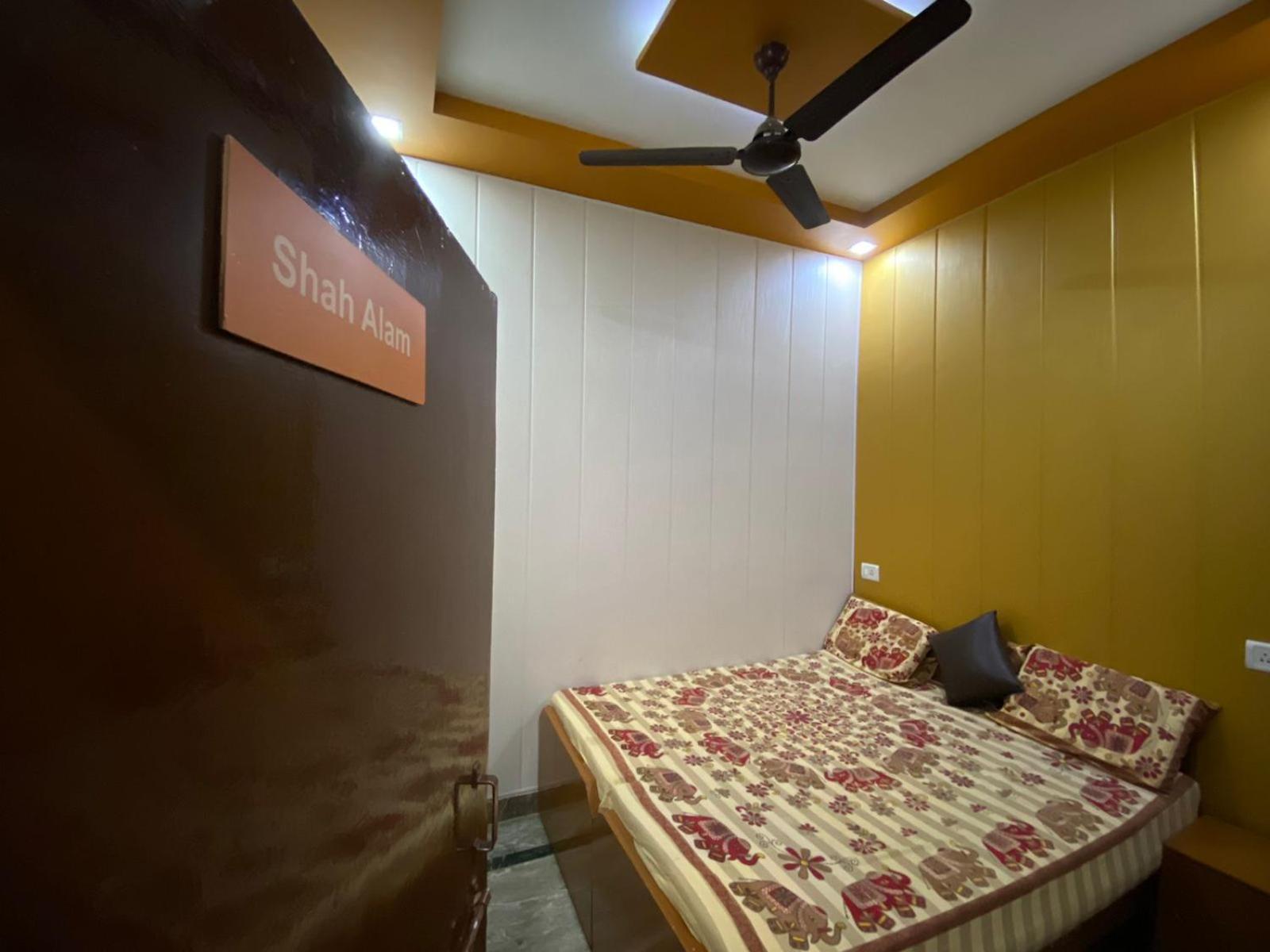 Friends Guest House & Hostel- near TAJ MAHAL