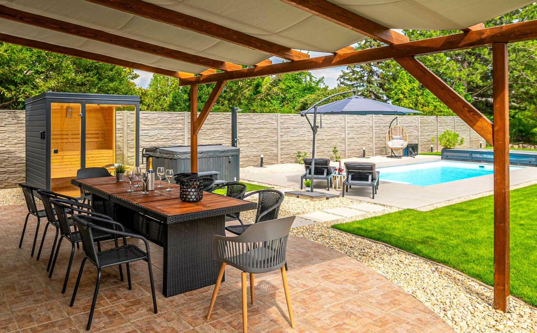 Hotel Villa Uno Balaton - Image 1