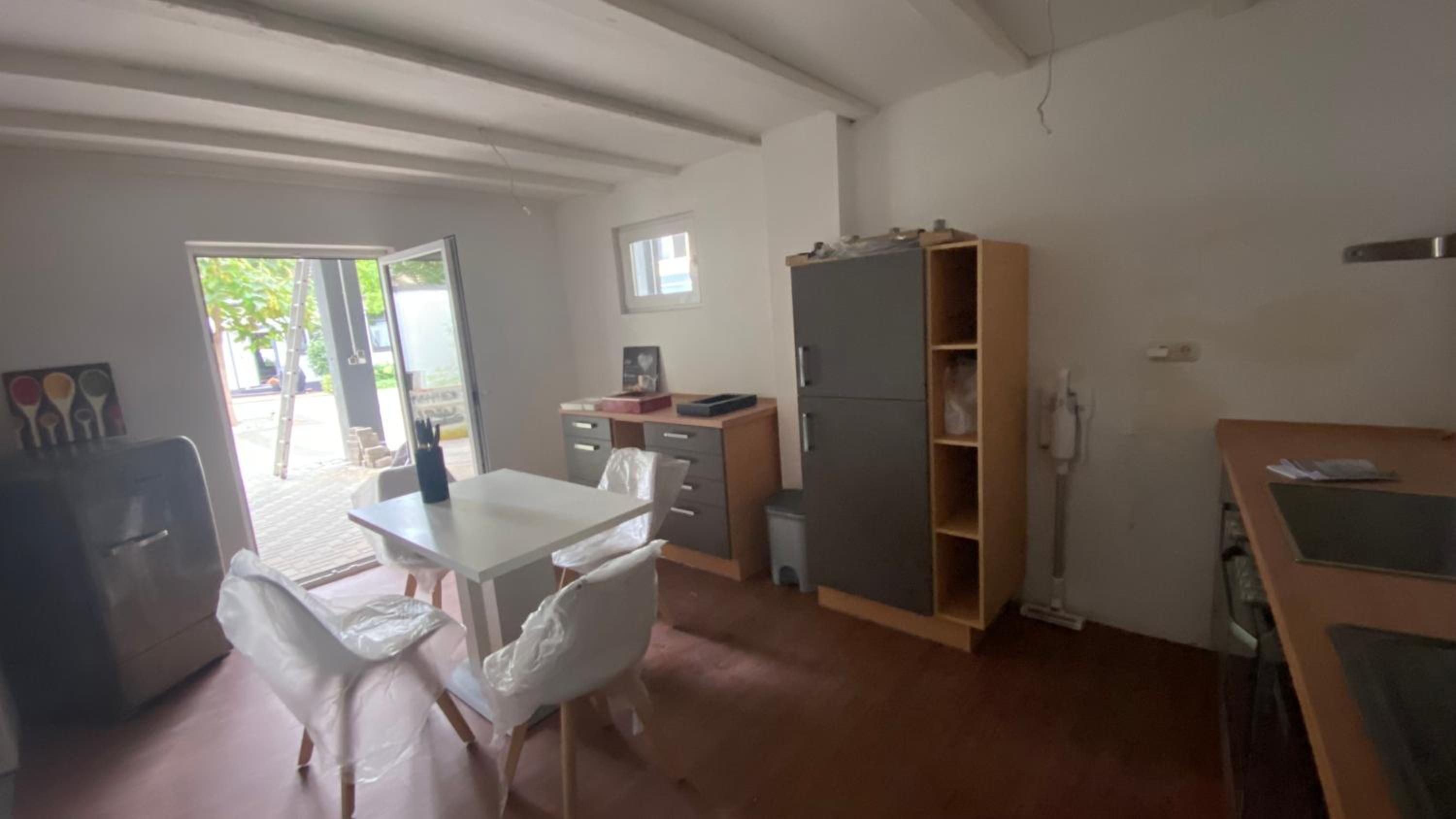 OASE im grünen Hinterhof, EG, Ruhe, Terrasse, Carport, free PayTV, Kaffee&Tee, Fahrräder