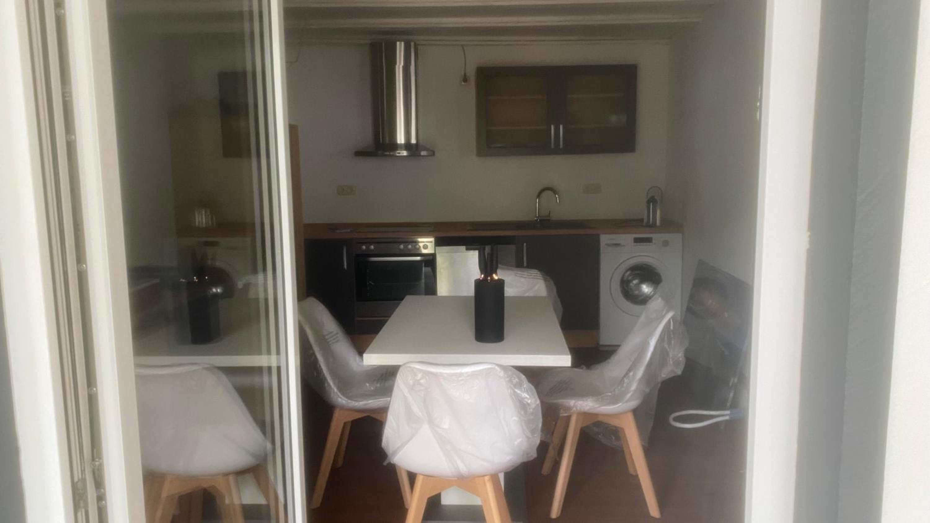 OASE im grünen Hinterhof, EG, Ruhe, Terrasse, Carport, free PayTV, Kaffee&Tee, Fahrräder