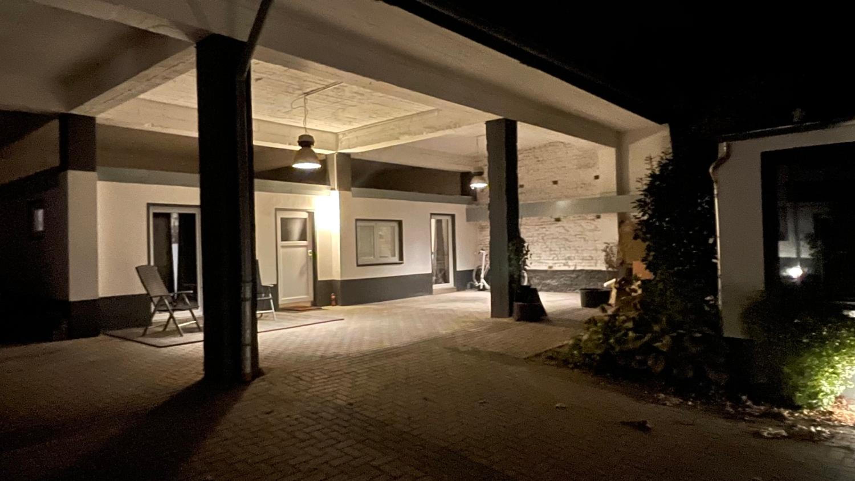 OASE im grünen Hinterhof, EG, Ruhe, Terrasse, Carport, free PayTV, Kaffee&Tee, Fahrräder