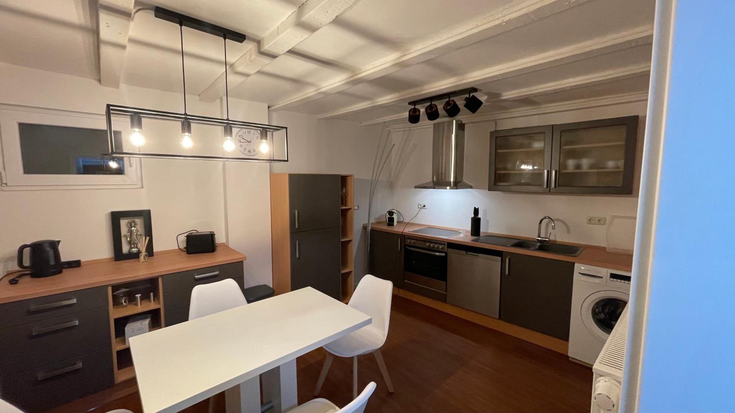 OASE im grünen Hinterhof, EG, Ruhe, Terrasse, Carport, free PayTV, Kaffee&Tee, Fahrräder