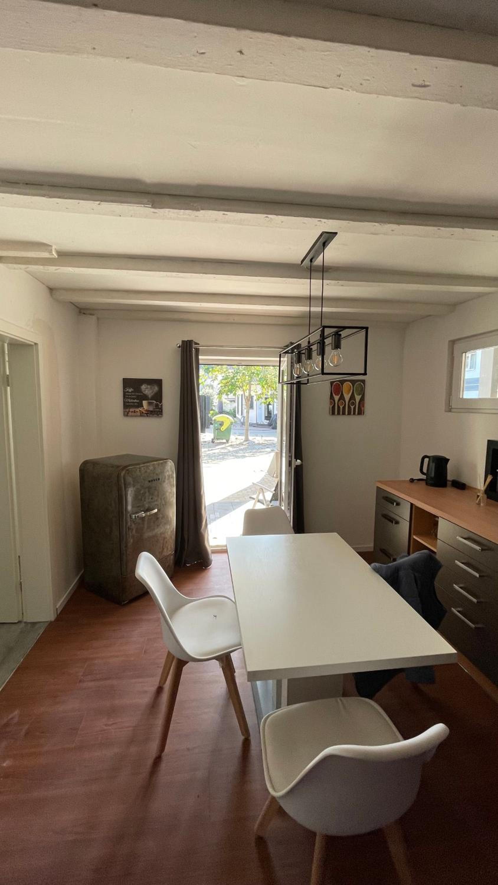 OASE im grünen Hinterhof, EG, Ruhe, Terrasse, Carport, free PayTV, Kaffee&Tee, Fahrräder