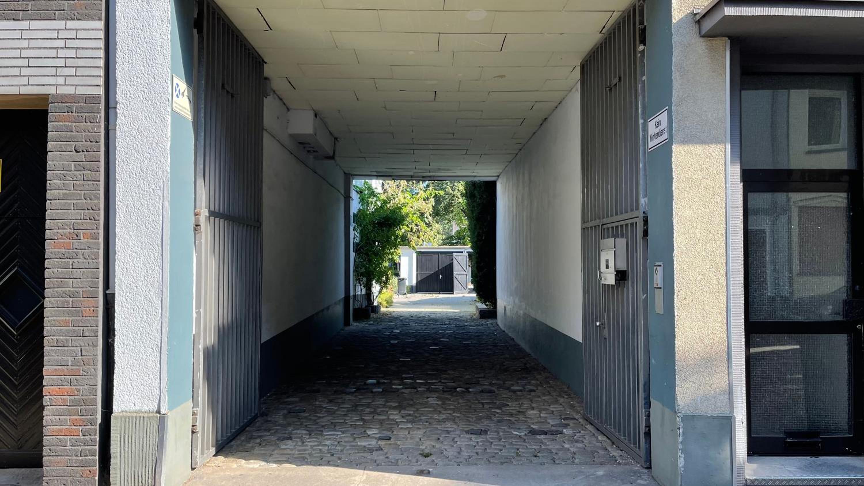 OASE im grünen Hinterhof, EG, Ruhe, Terrasse, Carport, free PayTV, Kaffee&Tee, Fahrräder
