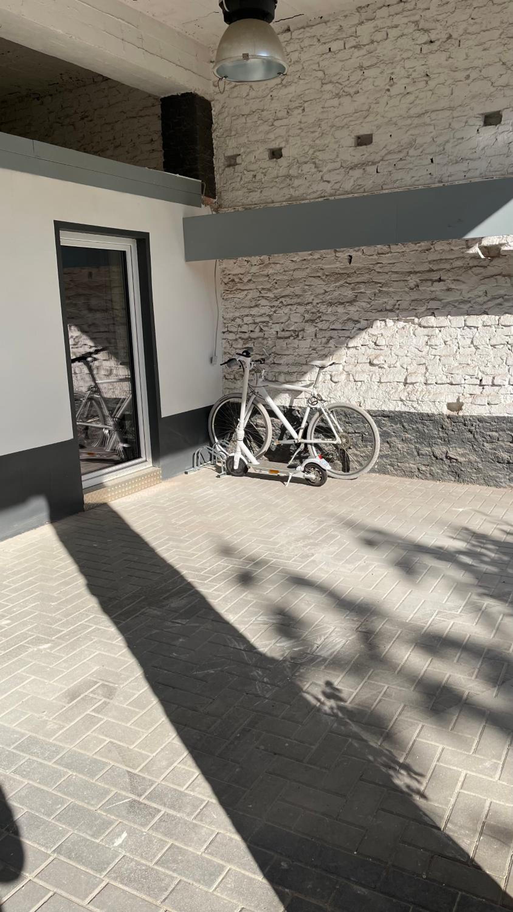 OASE im grünen Hinterhof, EG, Ruhe, Terrasse, Carport, free PayTV, Kaffee&Tee, Fahrräder