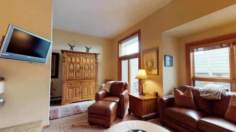 Gold-Rated 3 Bedroom Condo Near Grand Hyatt Vail And Chair Lift 20 view 3