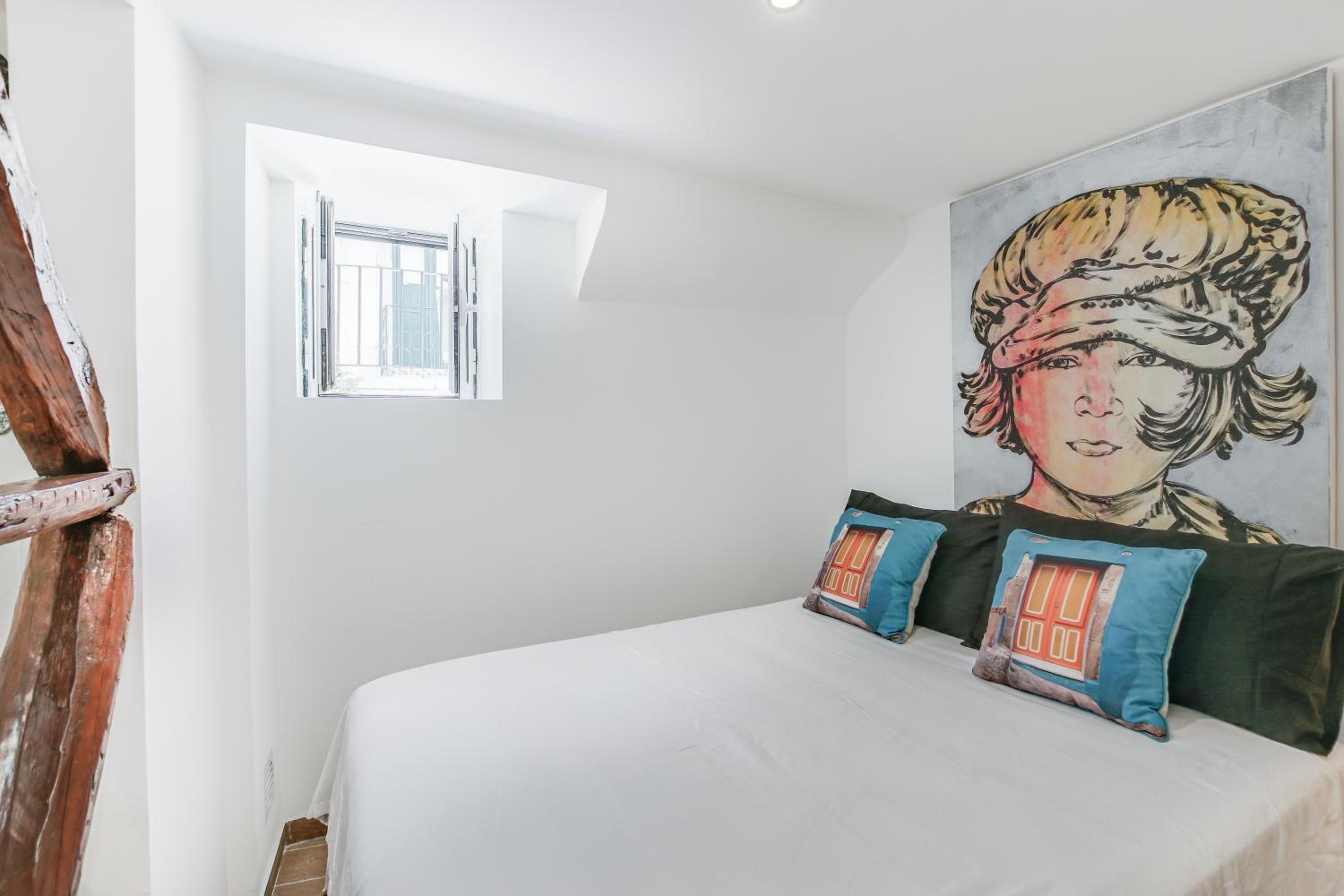 Alfama Lyfe - Historic Studio in Fado District view 2
