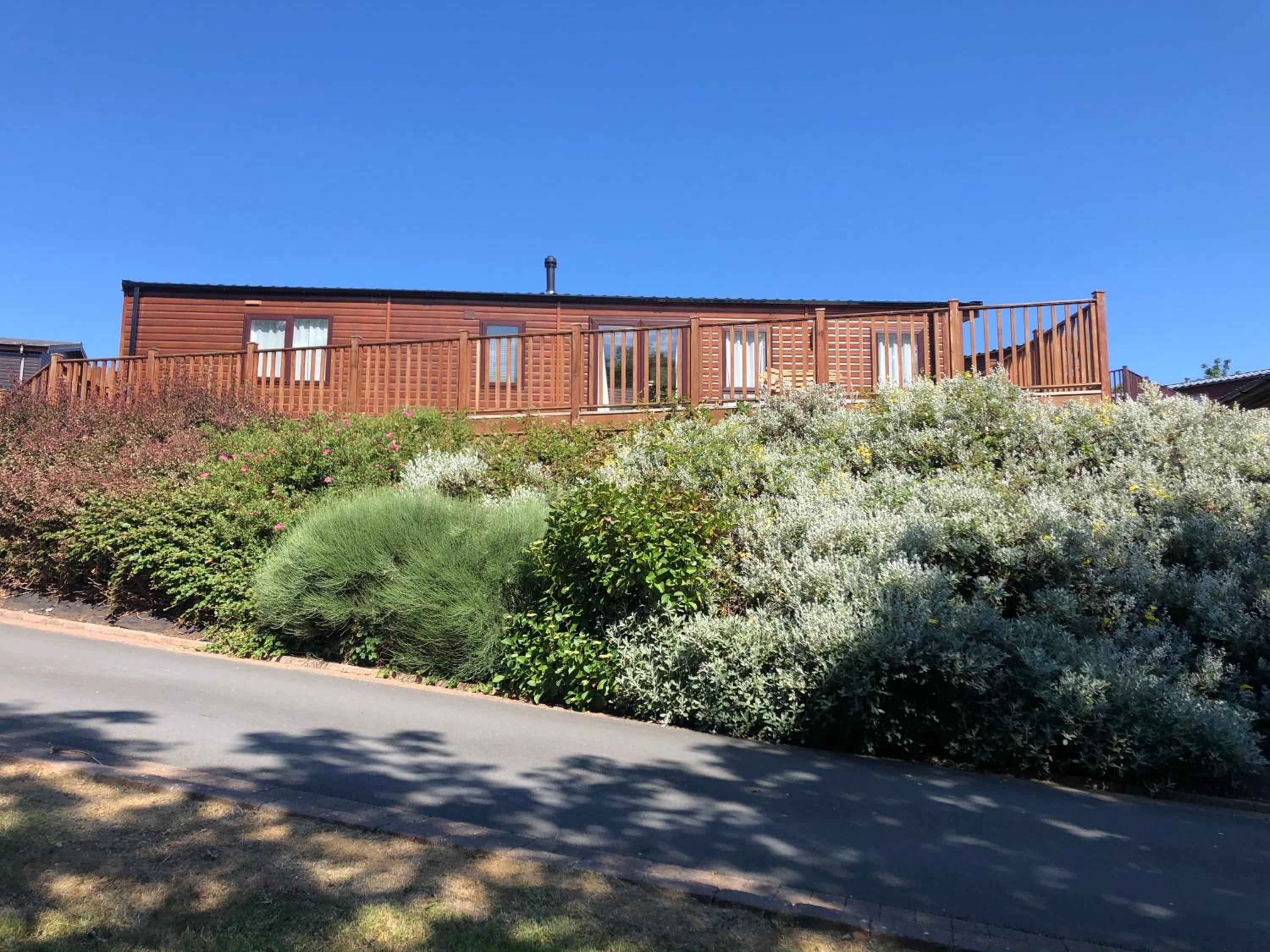 Bumblebee Lodge