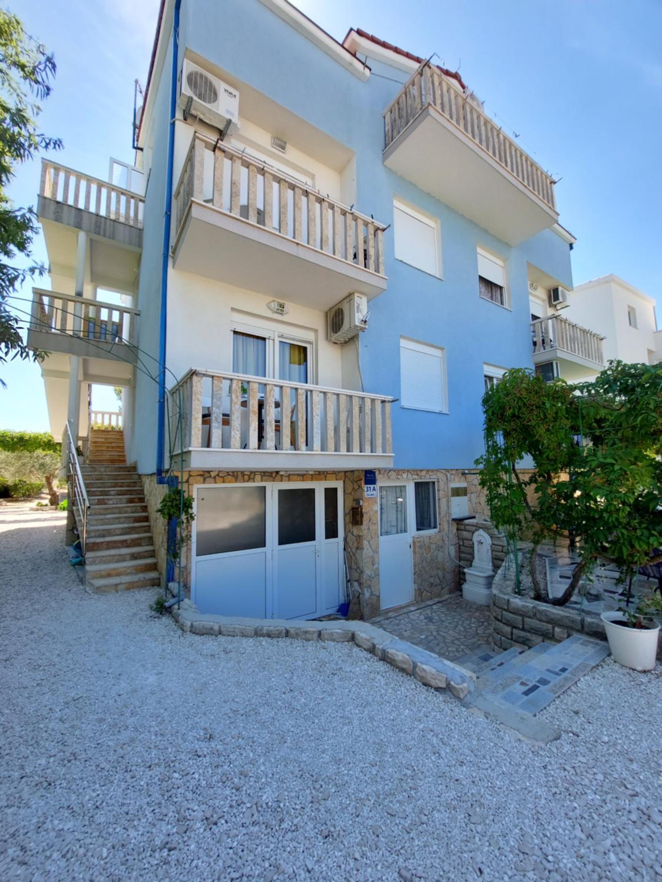 Apartments Crnjac