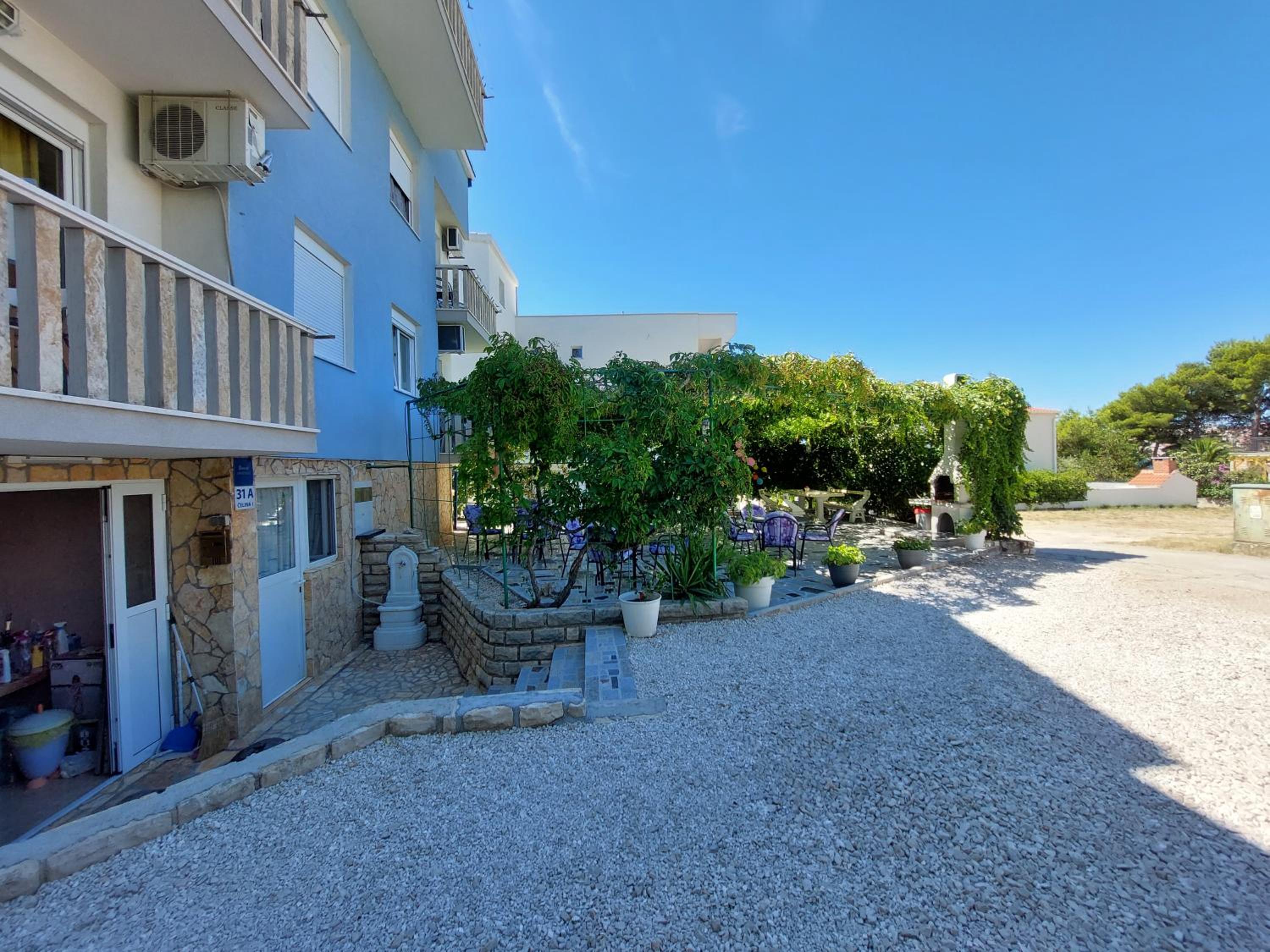 Apartments Crnjac