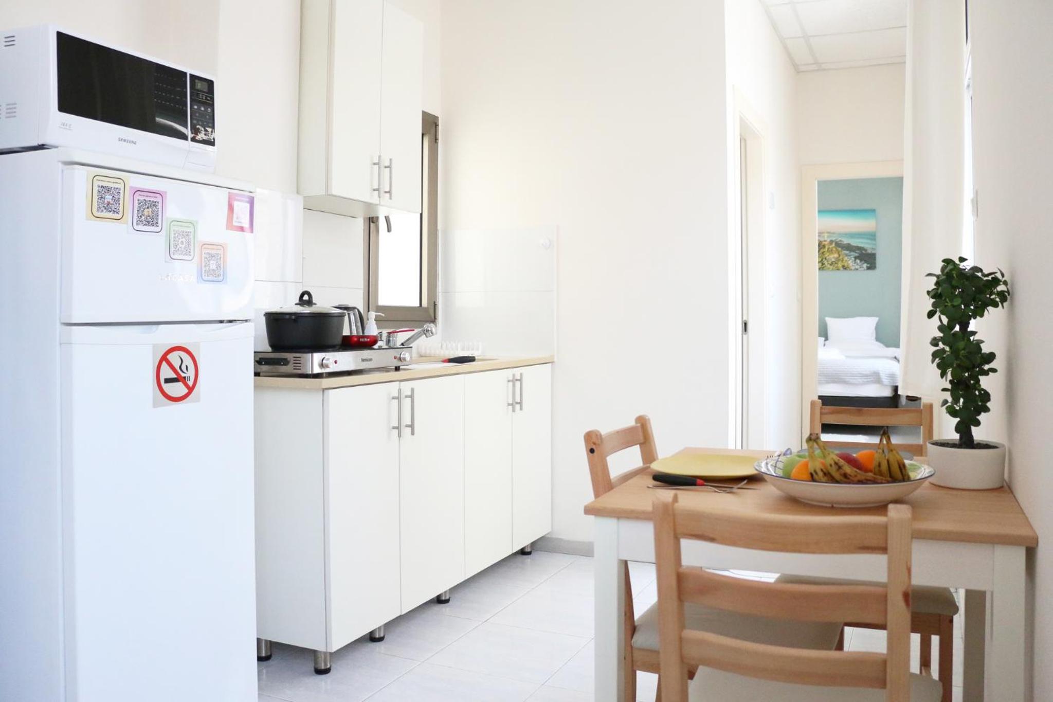 Modern and spacious apartment in downtown view 2