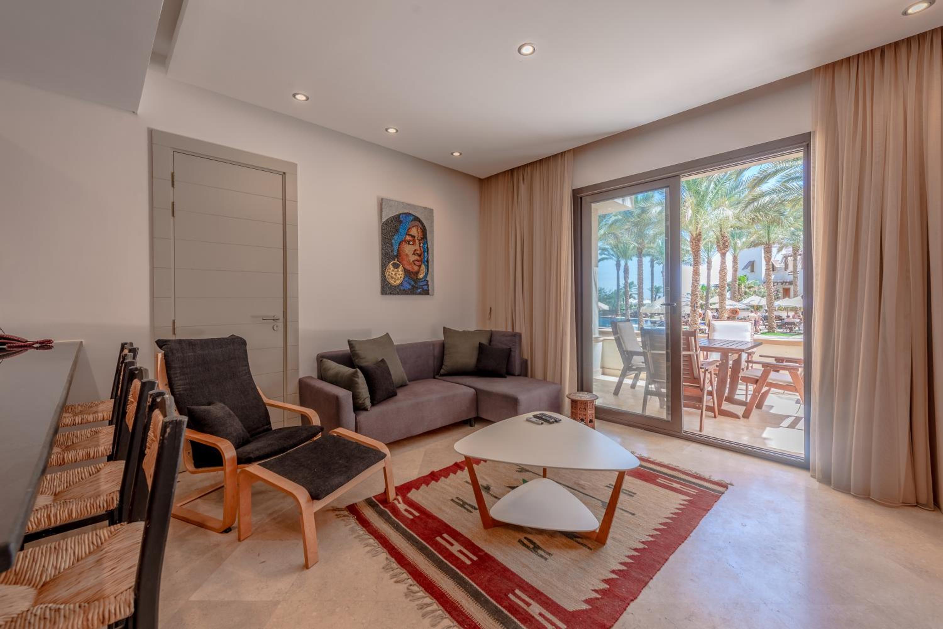 Classy 1-Bedroom Apartment in Ancient Sands with Pool View