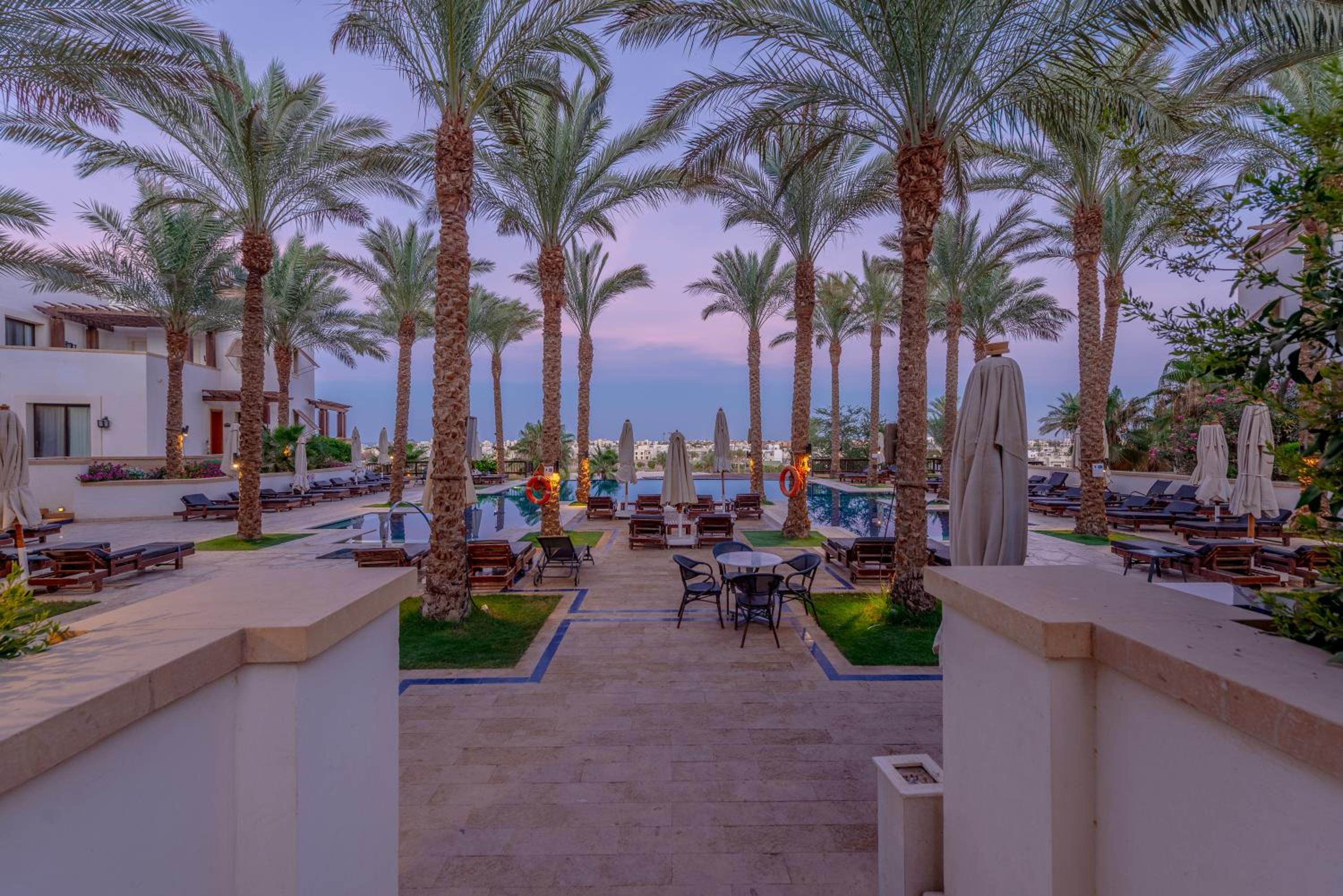 Classy 1-Bedroom Apartment in Ancient Sands with Pool View