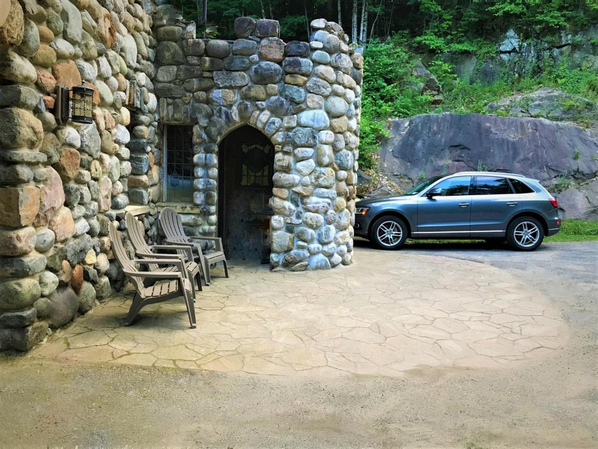 HIGHLANDS CASTLE overlooking Lake George plus 2 other CASTLES & SUITES