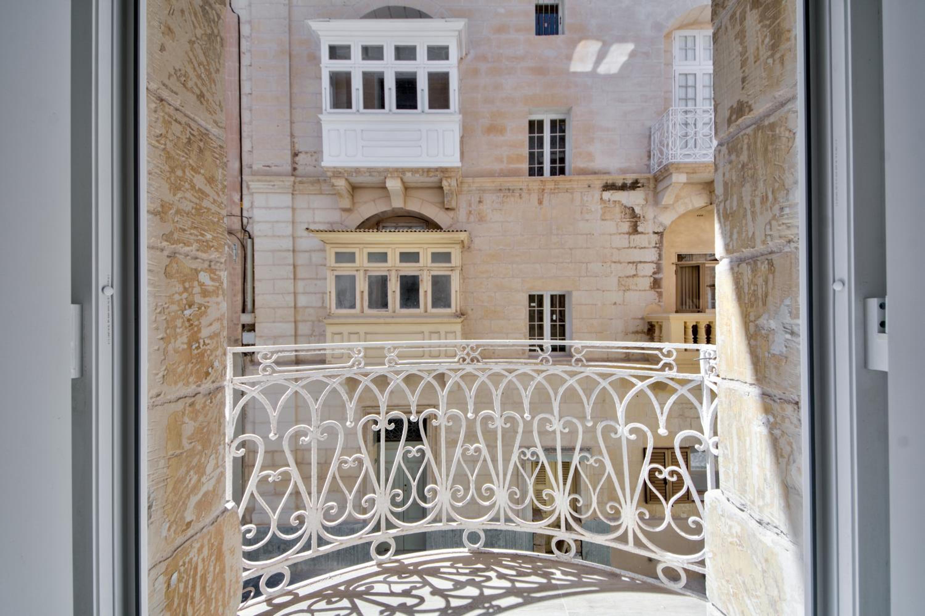Tritoni Mini Studios - Valletta