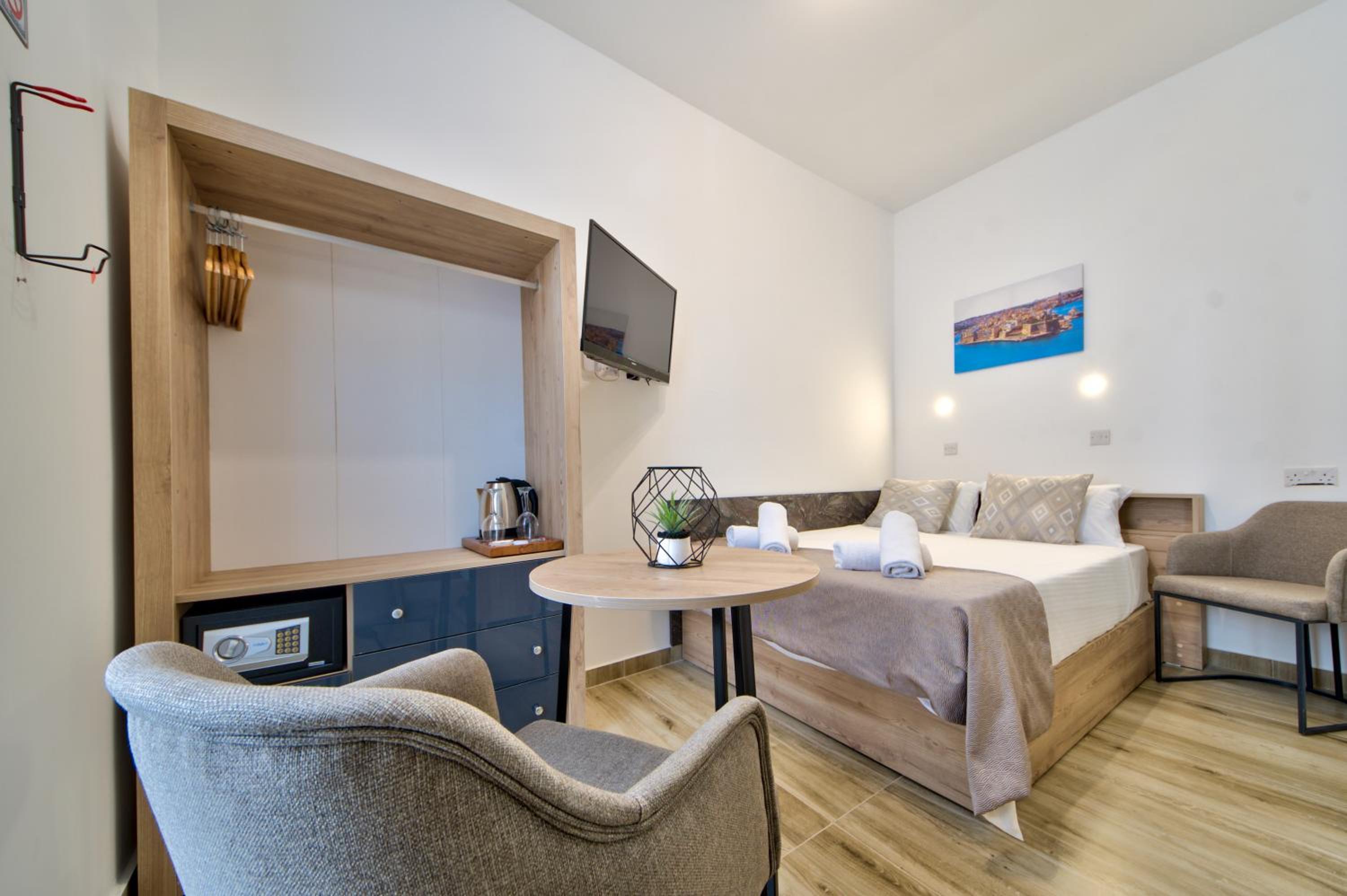 Tritoni Mini Studios - Valletta
