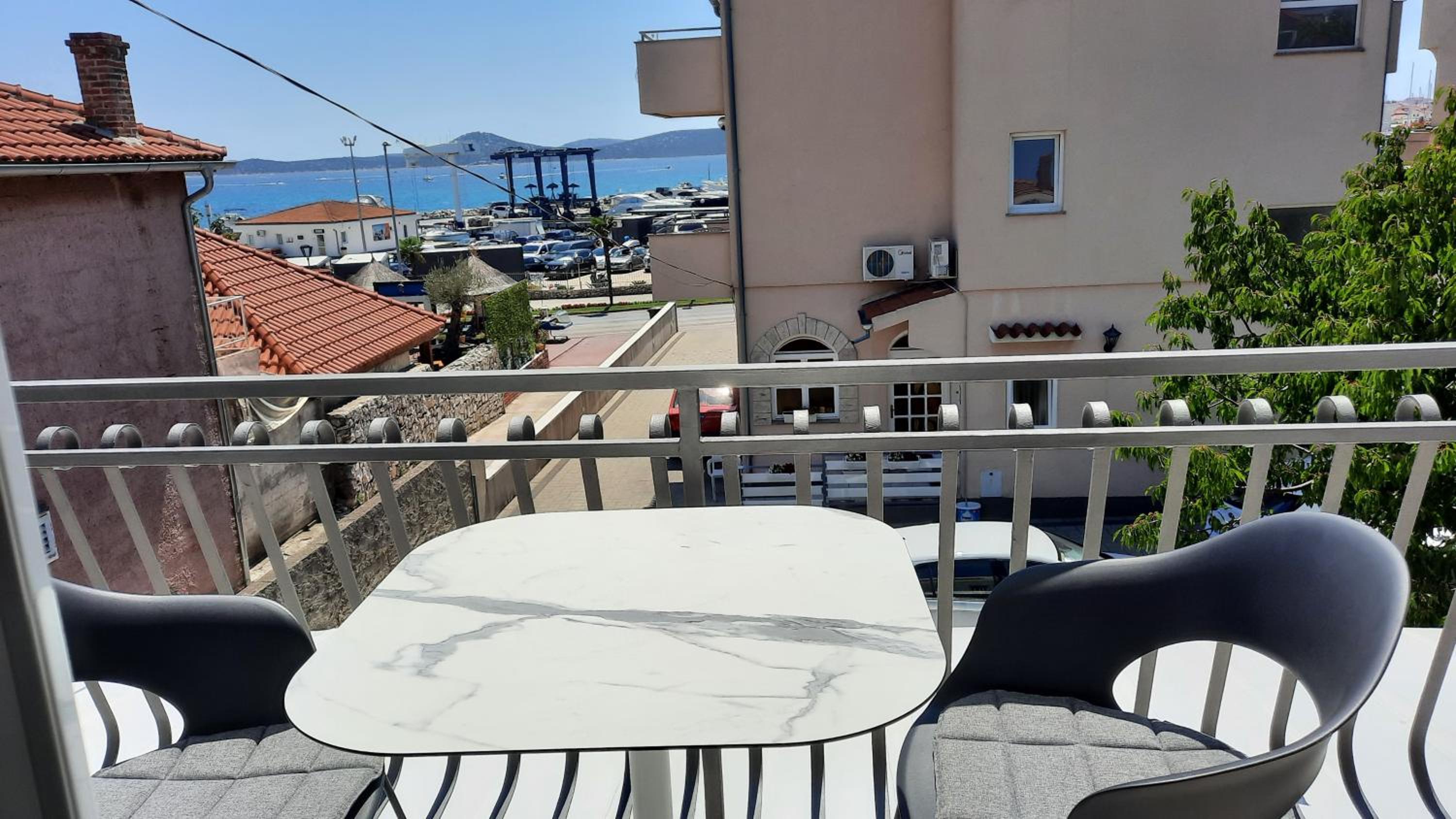 Luxury Apartments Marina View