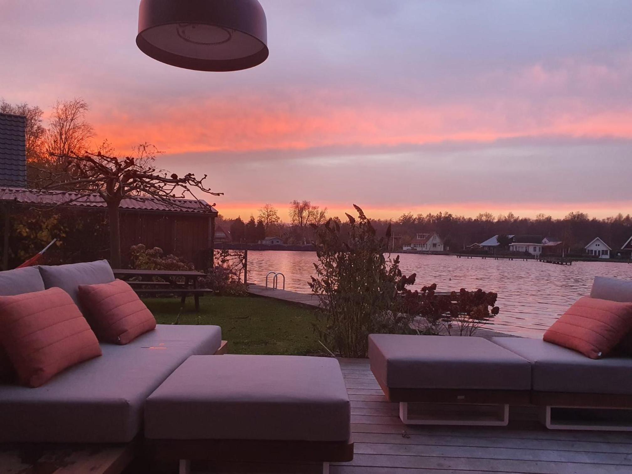 Idyllic Lakehouse - dog is welcome fenced garden view 2