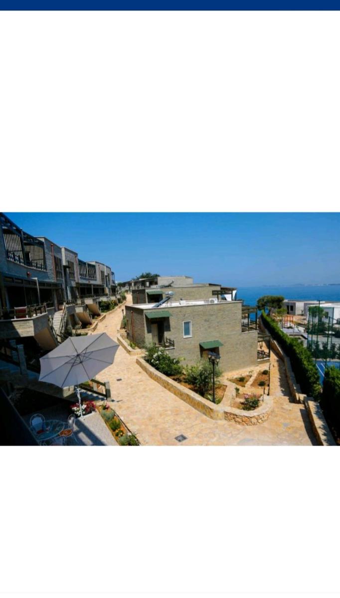 Villa Amos at Aquamarine Residence